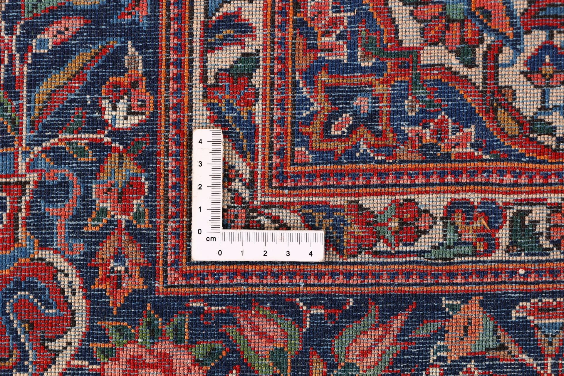 Hand-Knotted Wool Kashan Persian Rug, 130 × 200 cm