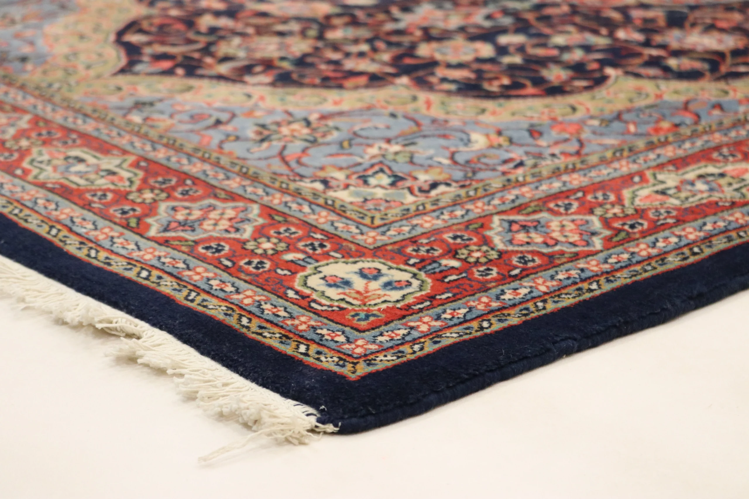 Sarouk Persian Rug — hand-knotted, 210 × 132 cm, Wool