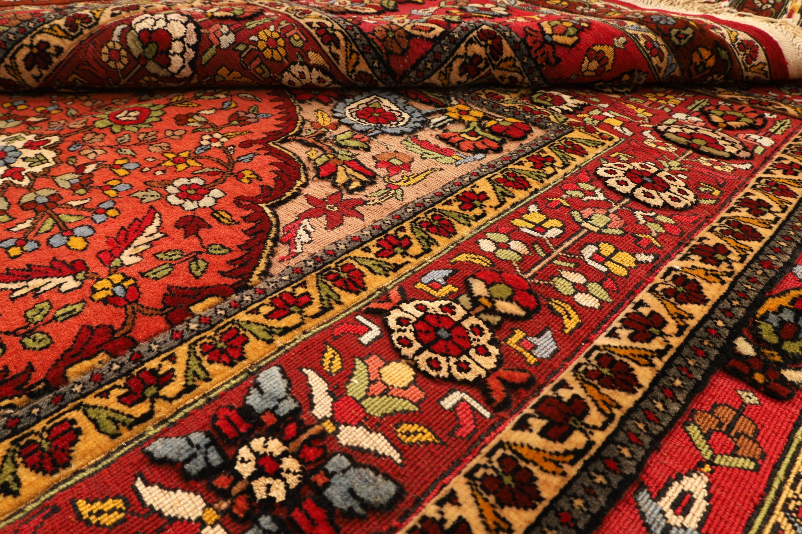 Persian Rug 183 × 130 cm, Wool, hand-knotted