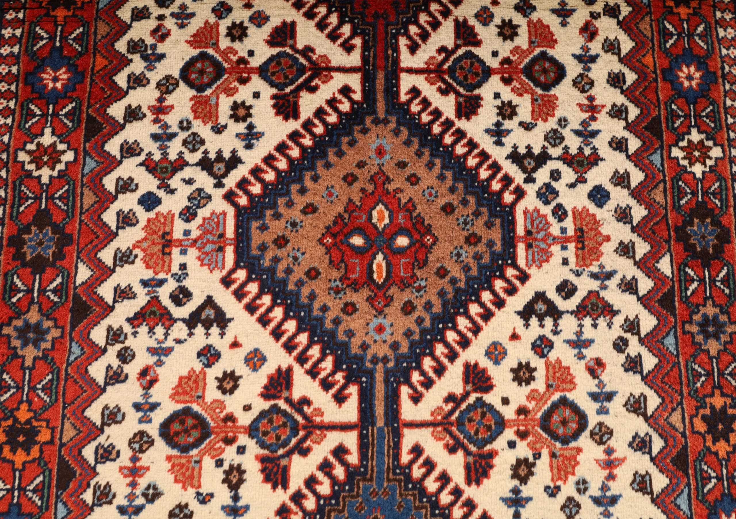 Persian Rug — hand-knotted, 295 × 86 cm, Wool