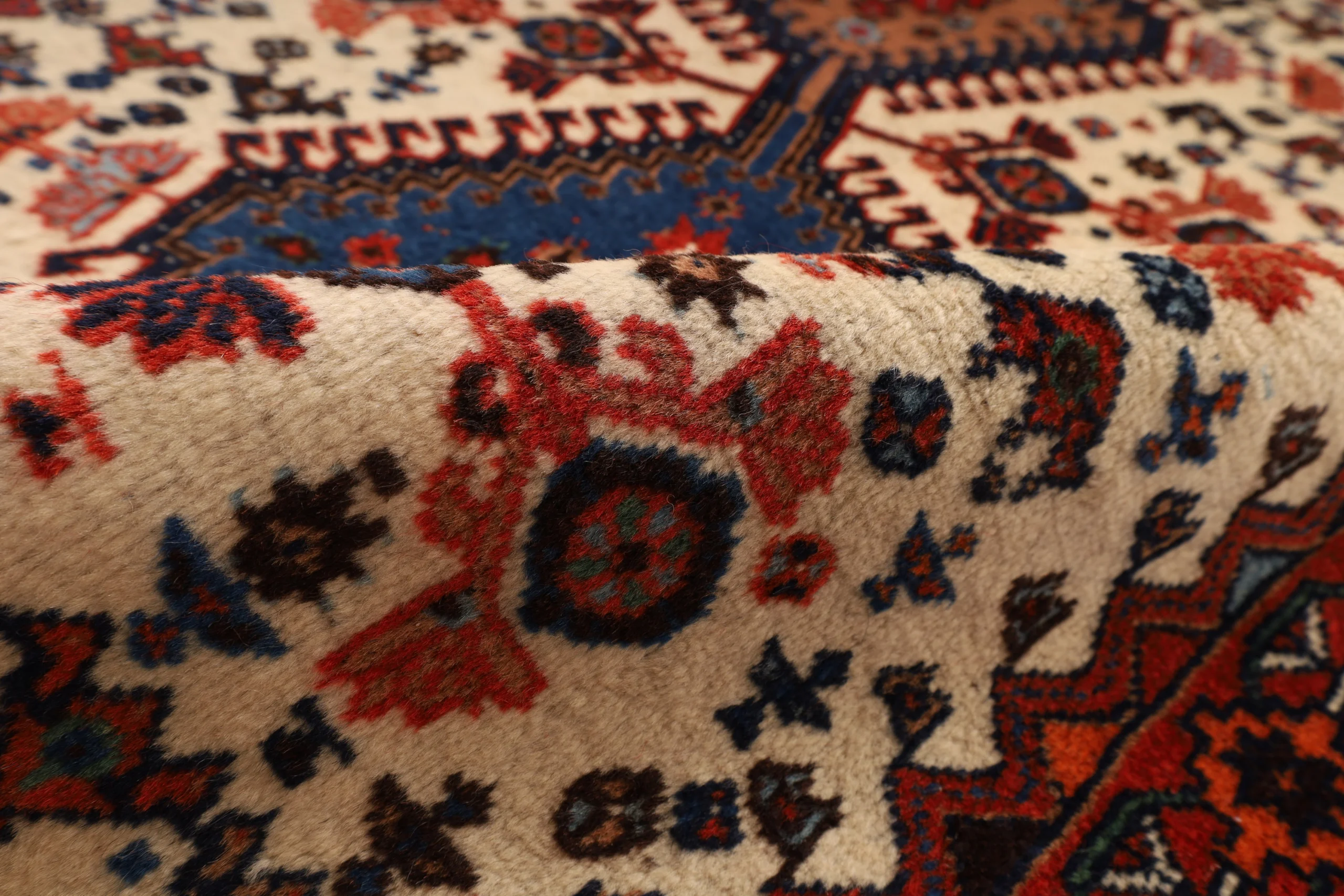 Persian Rug — hand-knotted, 295 × 86 cm, Wool