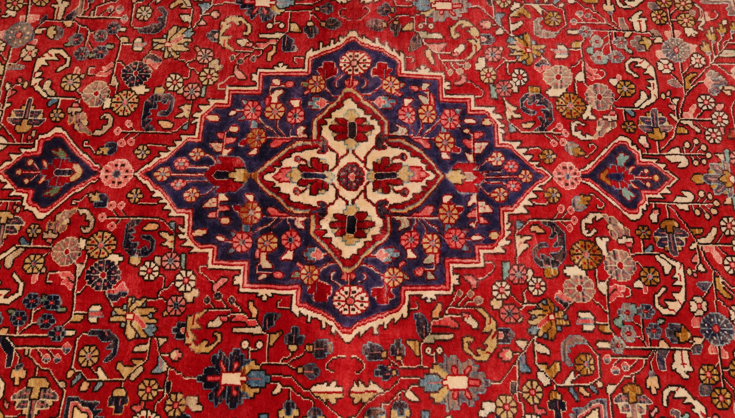 Hand-Knotted Wool Malayer Persian Rug, 208 × 133 cm