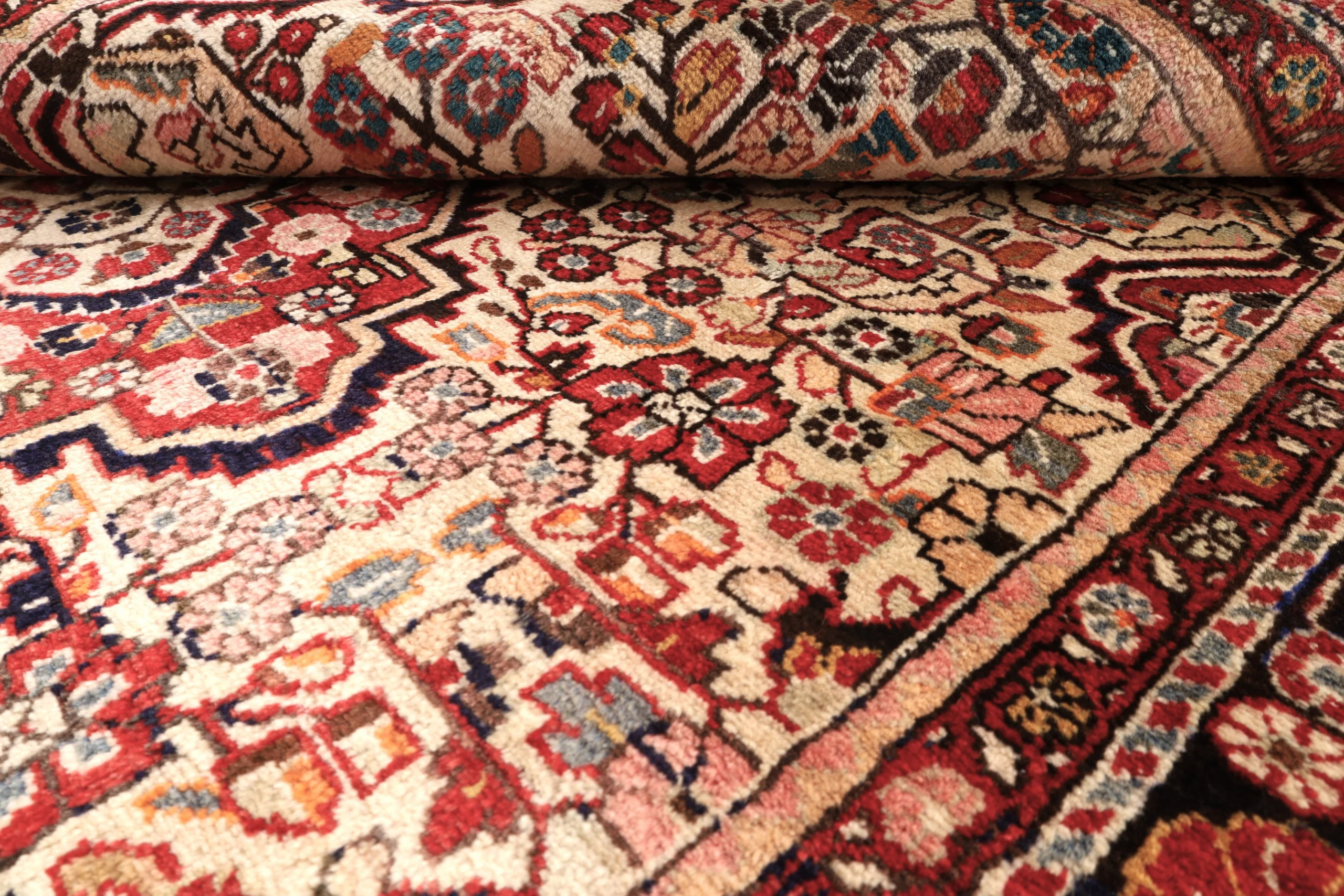 Malayer Persian Rug — hand-knotted, 200 × 131 cm, Wool