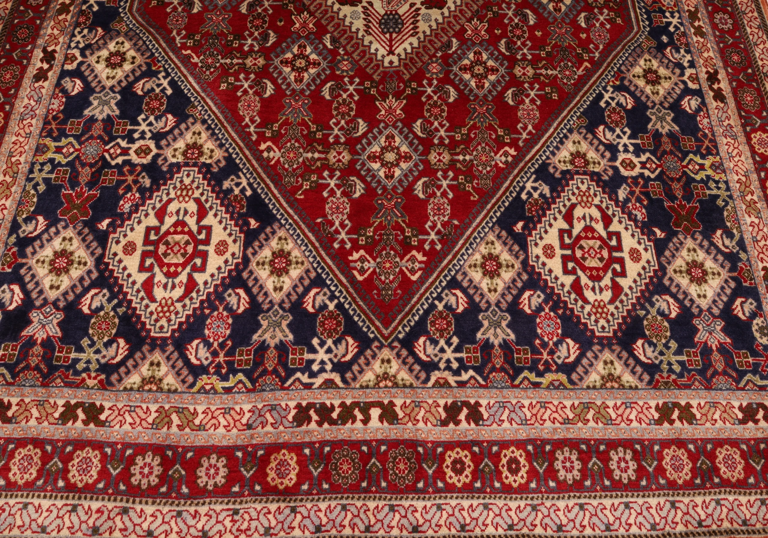 Qashqai Persian Rug 201 × 147 cm, Wool, hand-knotted