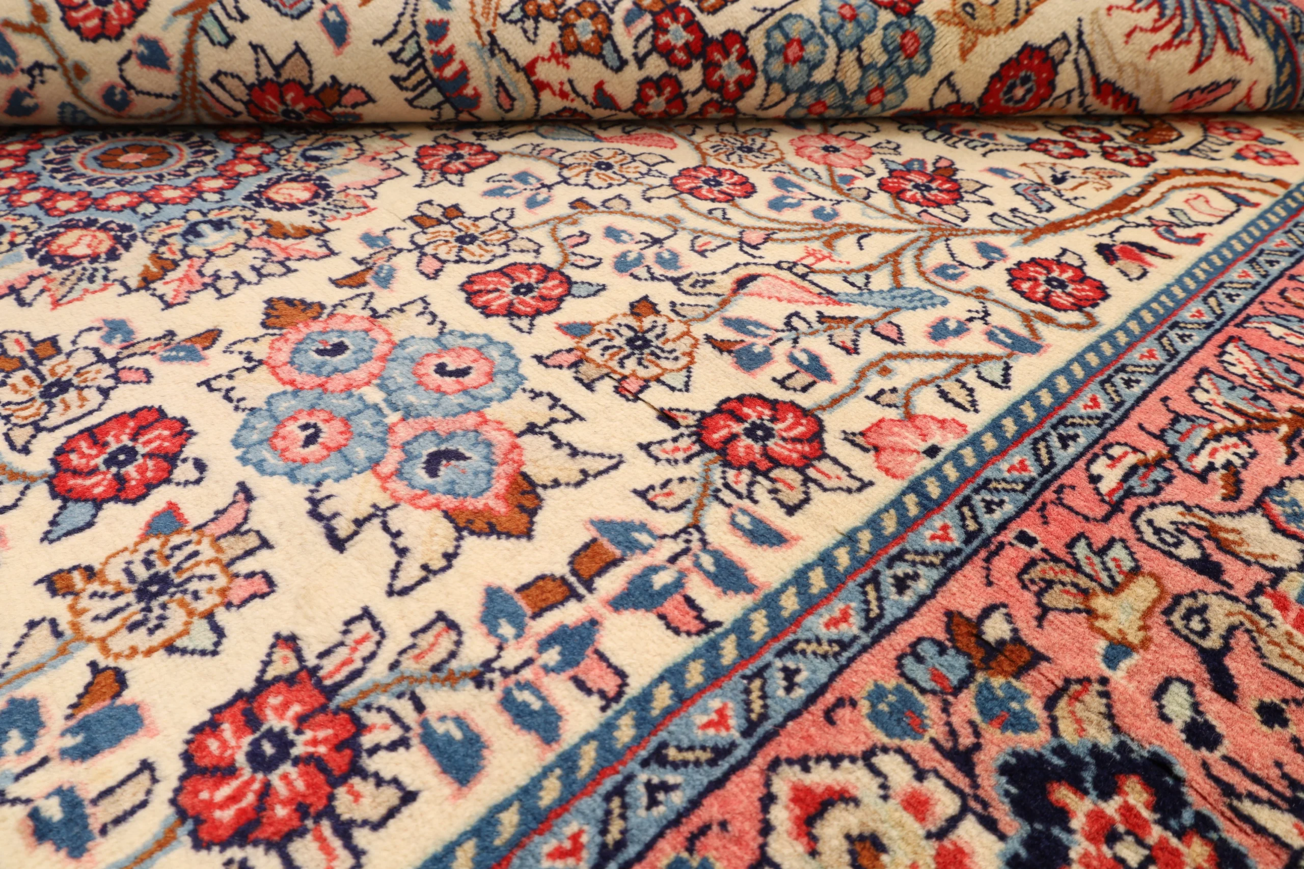 Hand-Knotted Wool Sarouk Persian Rug, 218 × 133 cm