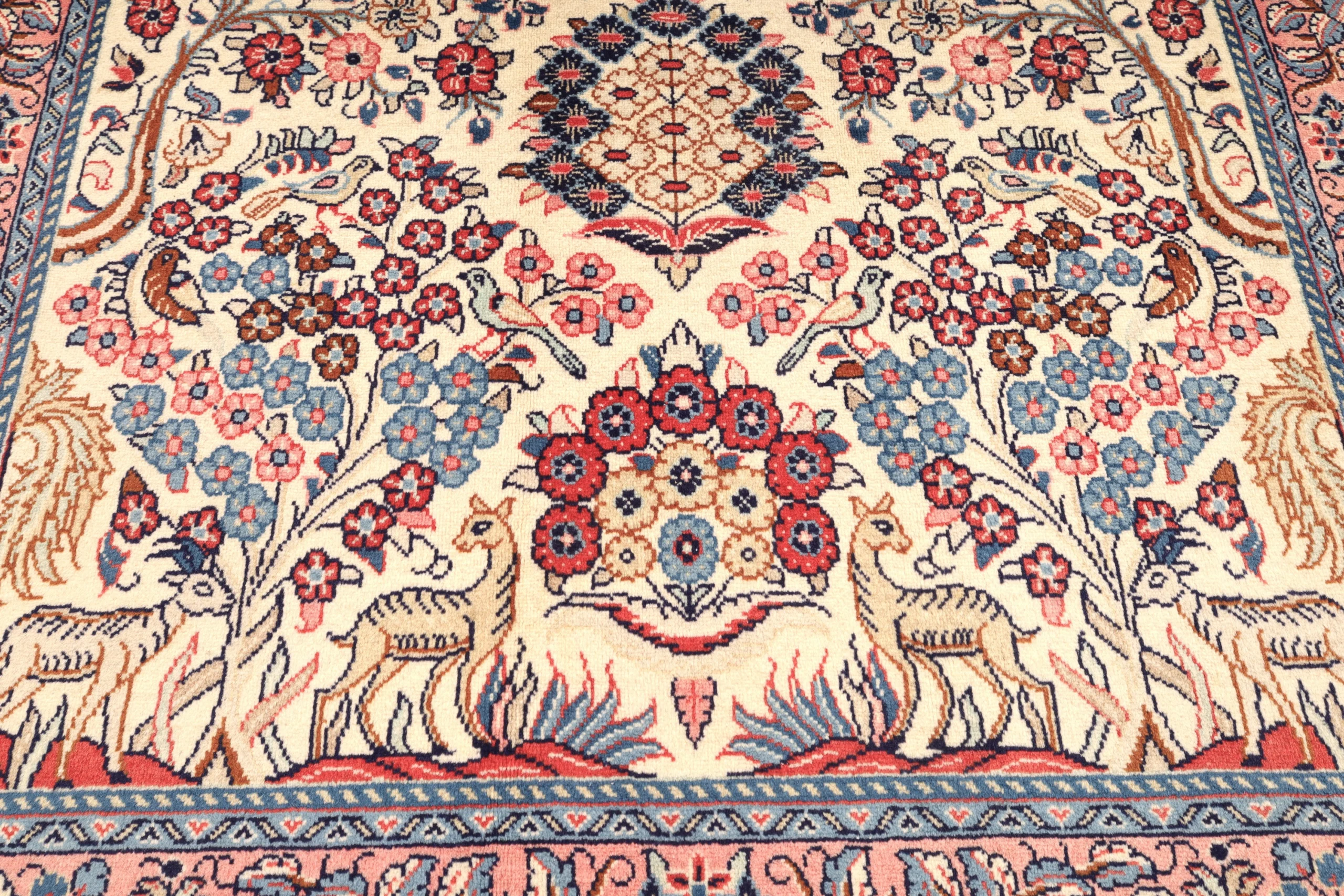 Hand-Knotted Wool Sarouk Persian Rug, 218 × 133 cm