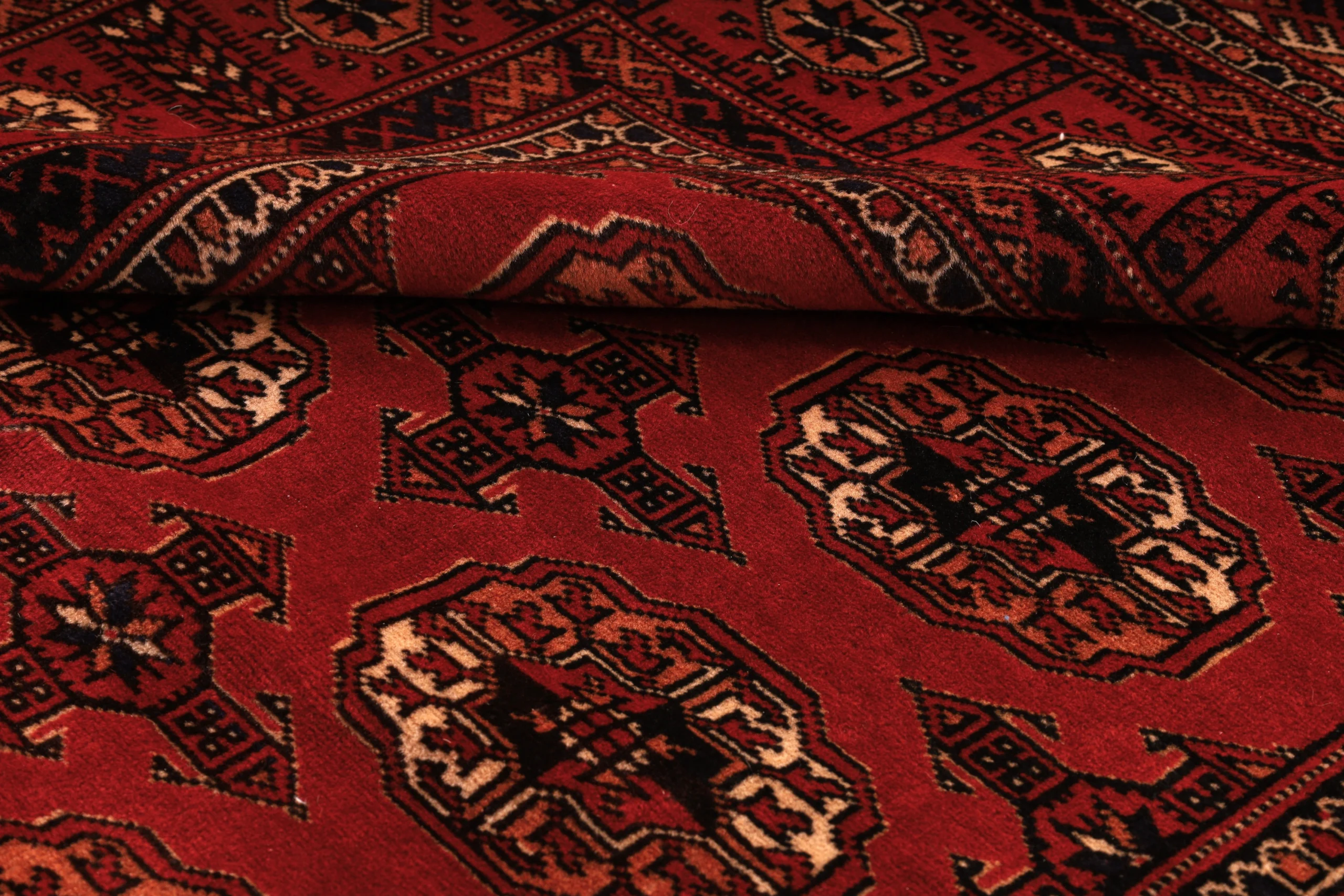 Turkmen Persian Rug 198 × 135 cm, Wool, hand-knotted