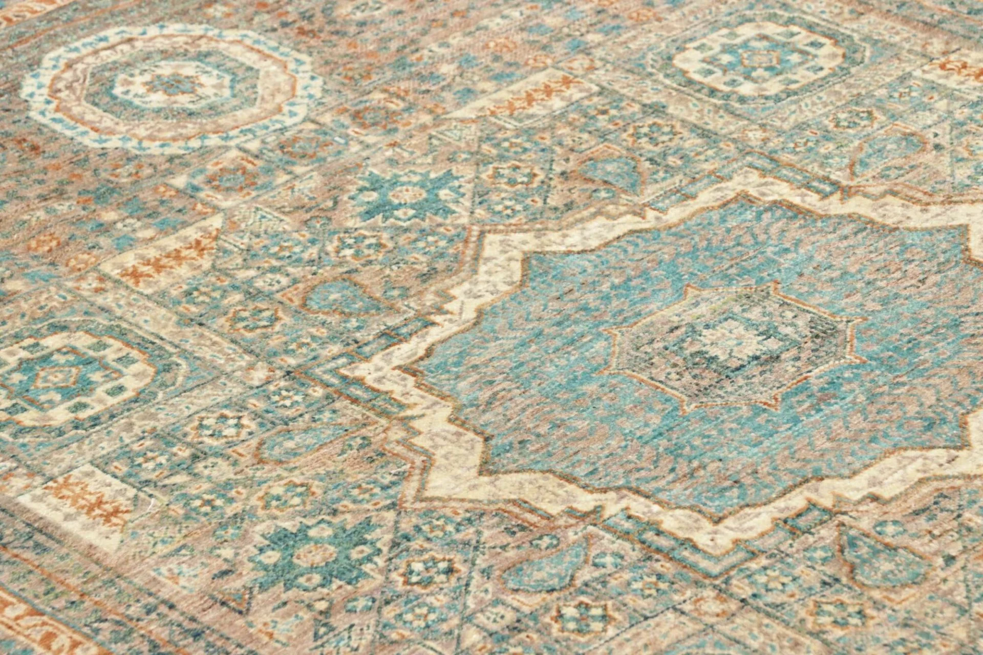 Hand-Knotted Wool Mamluk Pakistani Rug, 148 × 189 cm