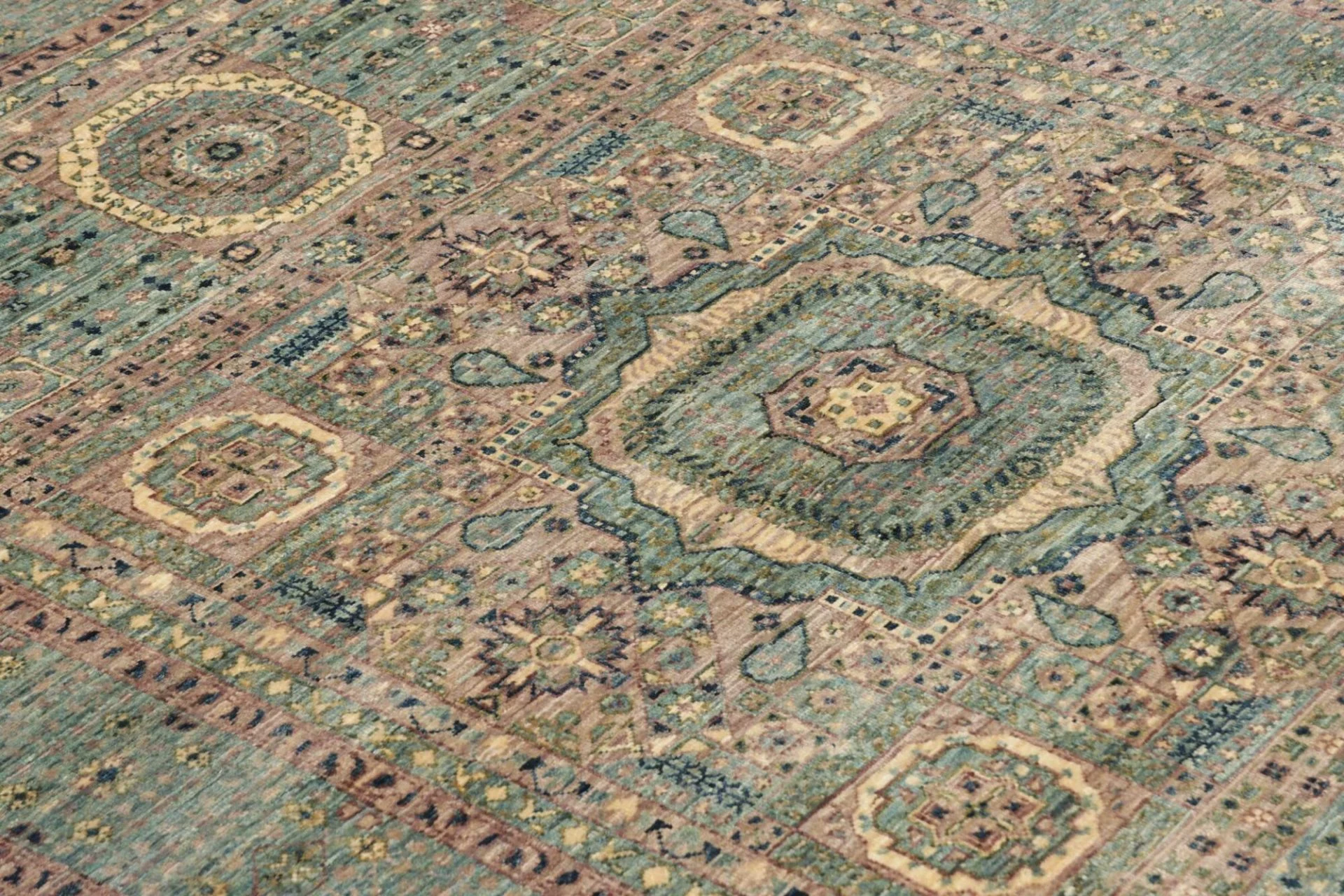 Mamluk Pakistani Rug — hand-knotted, 128 × 182 cm, Wool