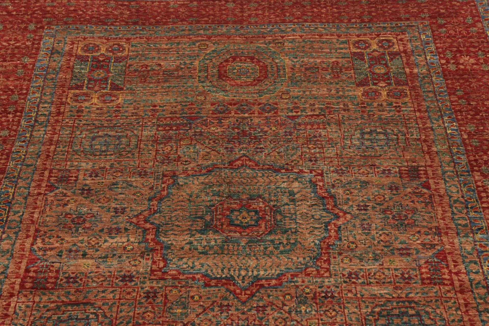 Hand-Knotted Wool Mamluk Pakistani Rug, 129 × 189 cm