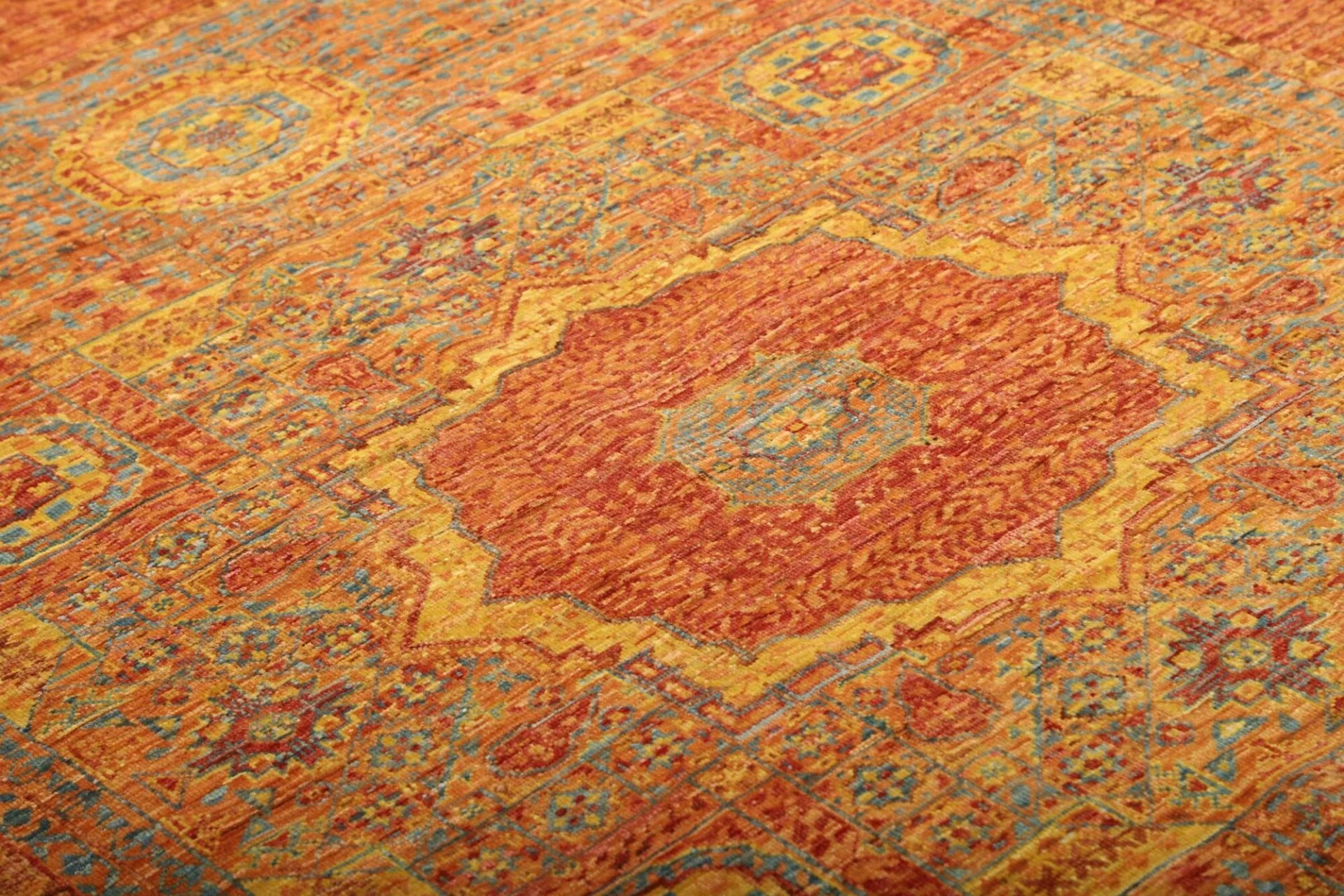 Hand-Knotted Wool Mamluk Pakistani Rug, 154 × 195 cm
