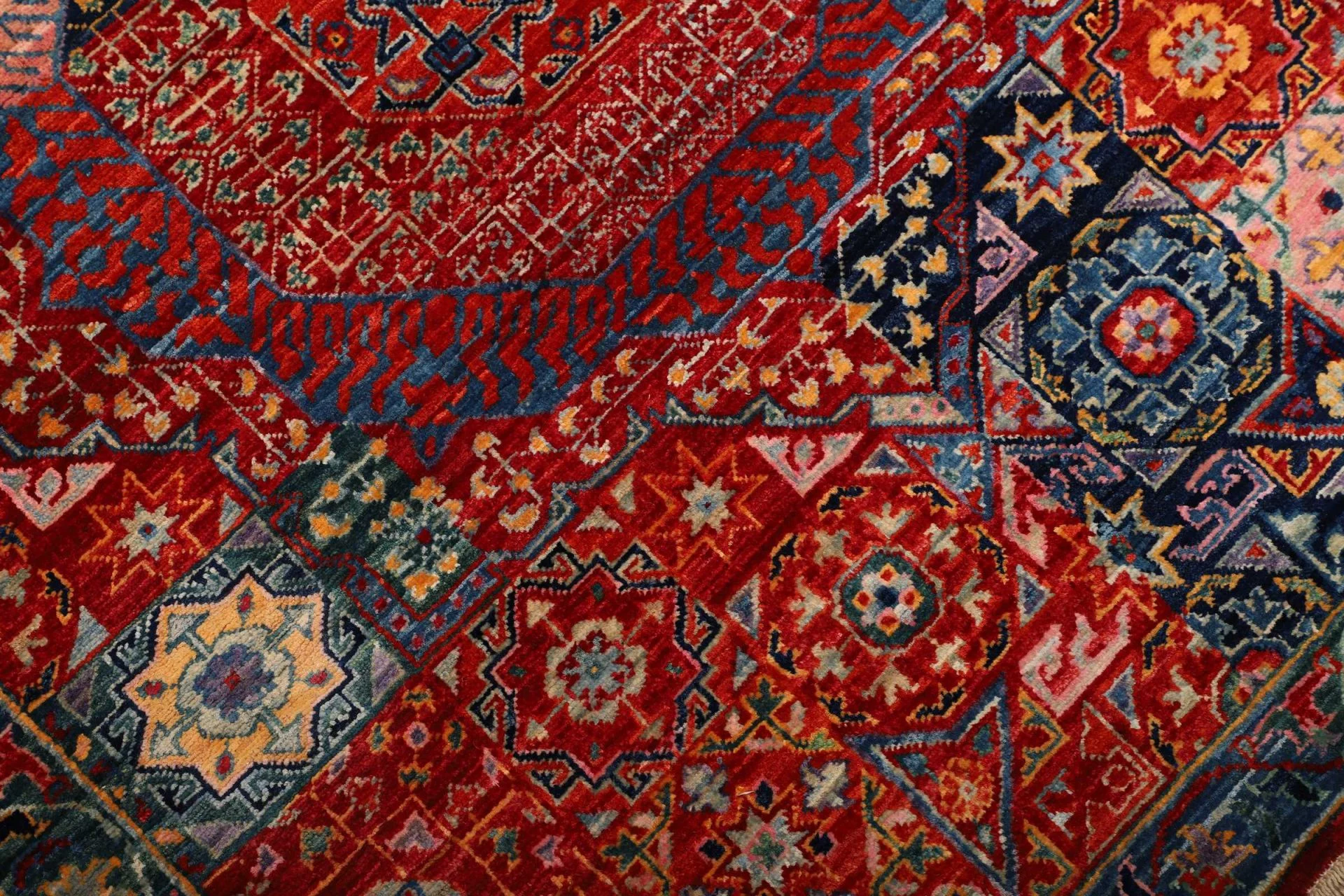 Hand-Knotted Wool Mamluk Pakistani Rug, 86 × 392 cm