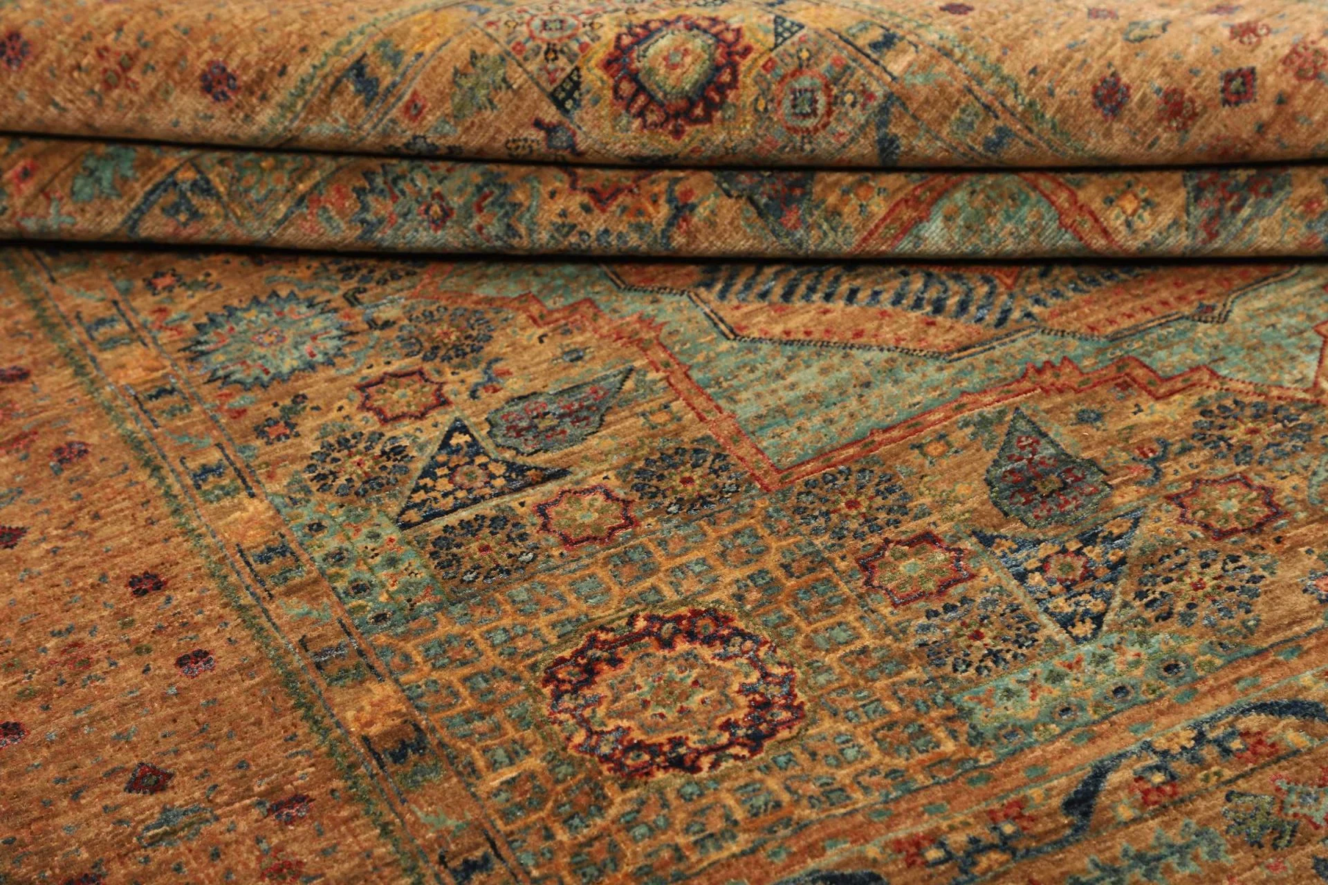 Hand-Knotted Wool Mamluk Pakistani Rug, 149 × 200 cm