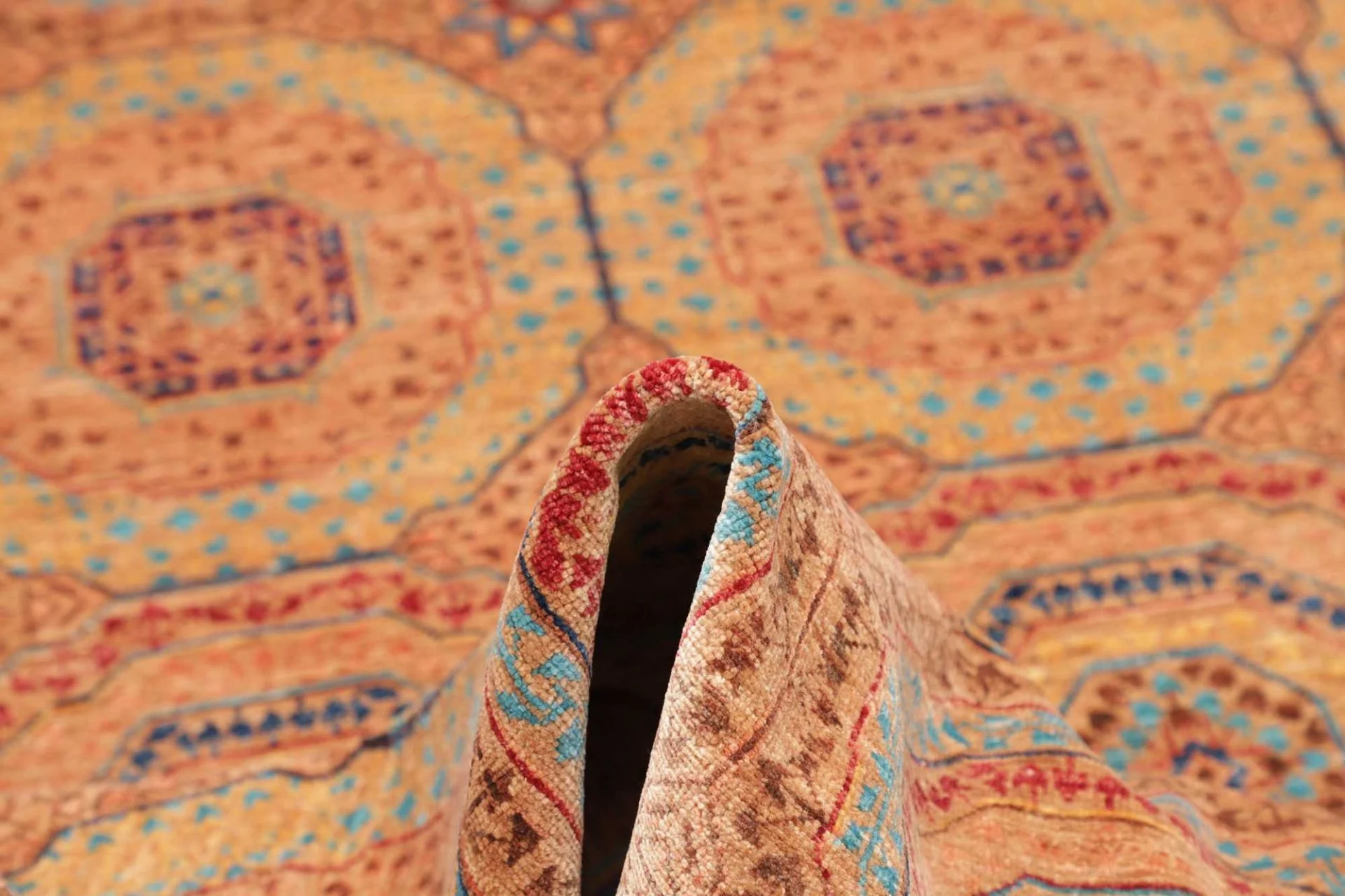Hand-Knotted Wool Mamluk Pakistani Rug, 150 × 206 cm