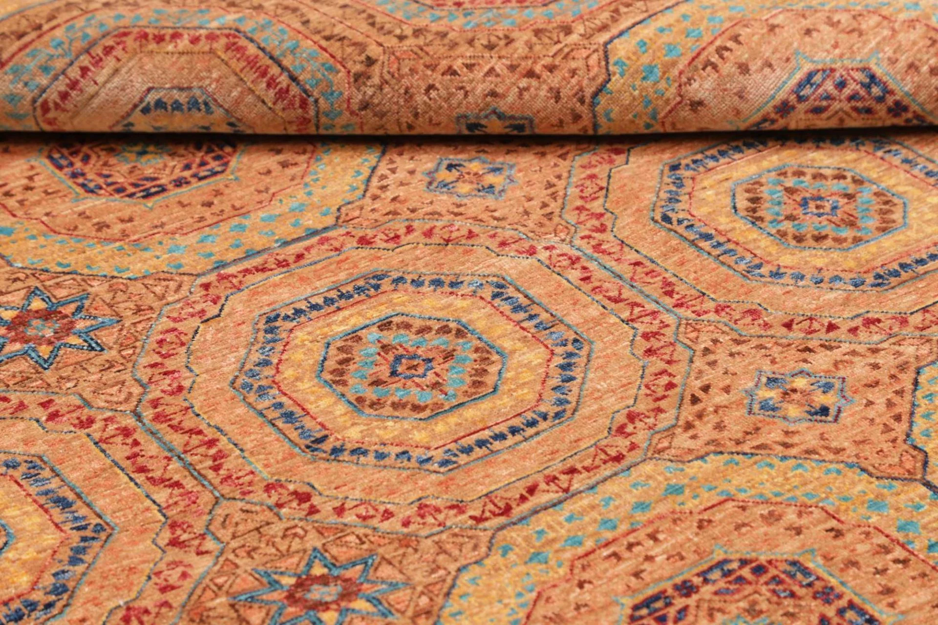 Hand-Knotted Wool Mamluk Pakistani Rug, 150 × 206 cm