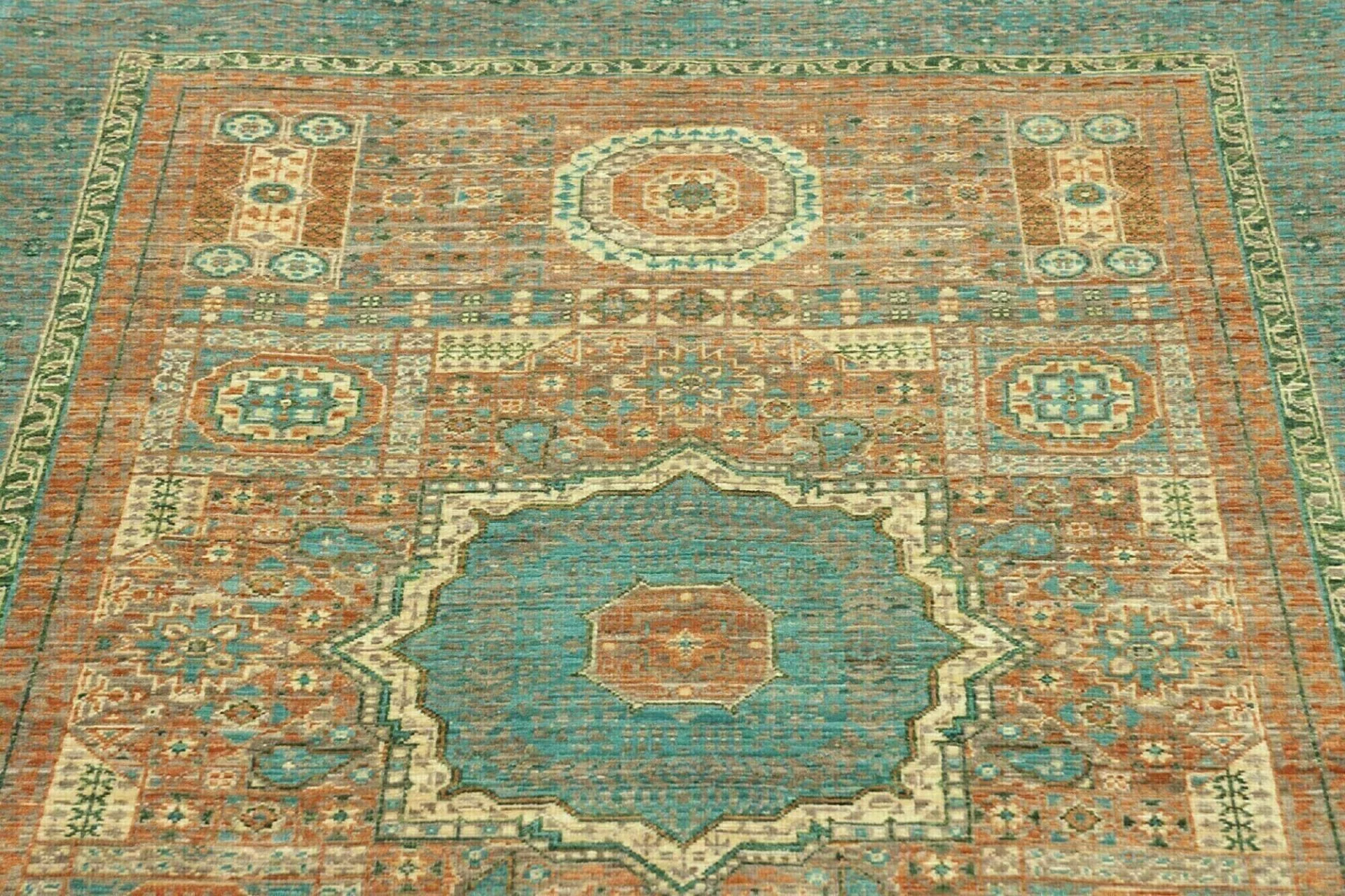 Hand-Knotted Wool Mamluk Pakistani Rug, 126 × 179 cm