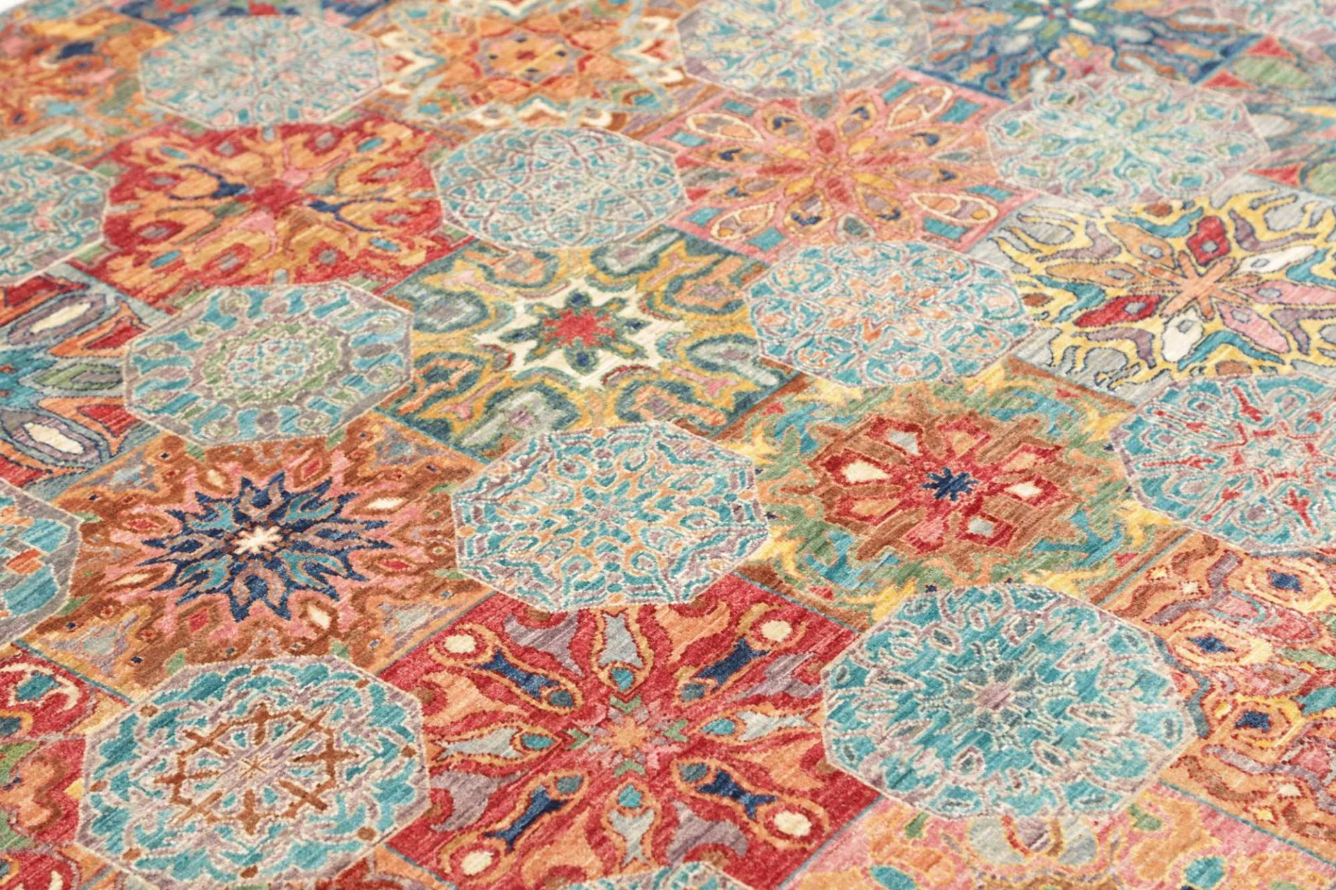Samarkand Pakistani Rug 168 × 230 cm, Wool, hand-knotted