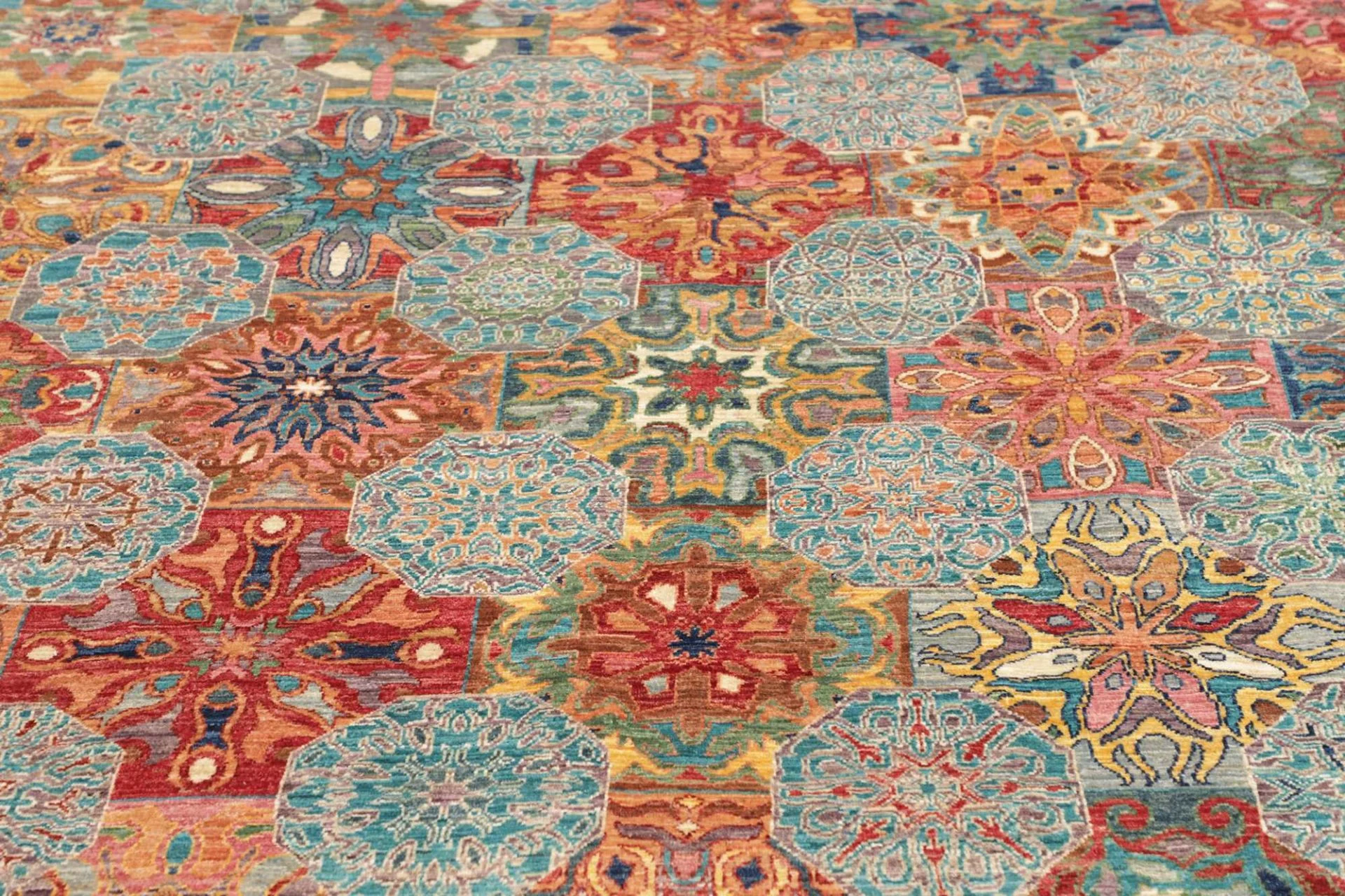 Samarkand Pakistani Rug 168 × 230 cm, Wool, hand-knotted