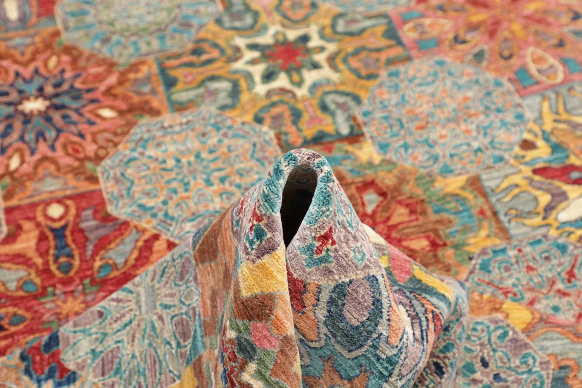 Samarkand Pakistani Rug 168 × 230 cm, Wool, hand-knotted