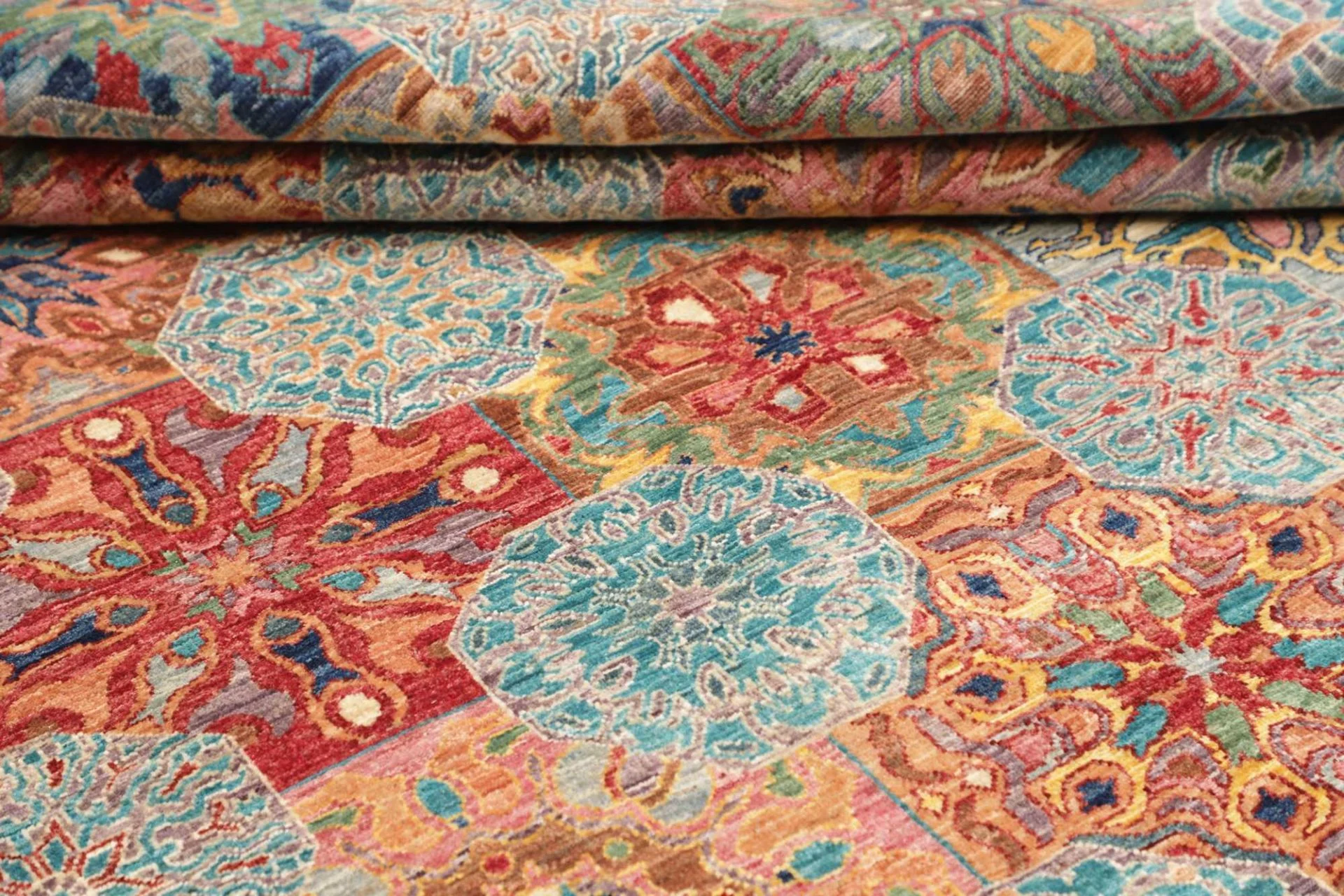 Samarkand Pakistani Rug 168 × 230 cm, Wool, hand-knotted