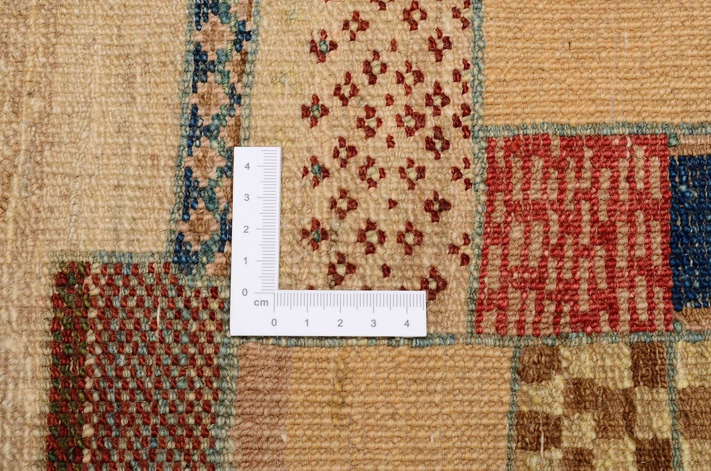 Gabbeh Pakistani Rug — hand-knotted, 142 × 187 cm, Wool
