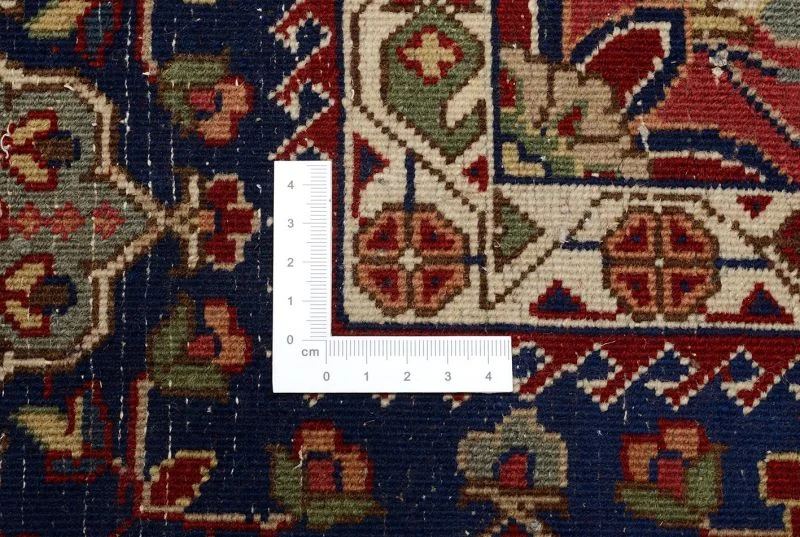 Sarouk Indian Rug 175 × 242 cm, Wool, hand-knotted