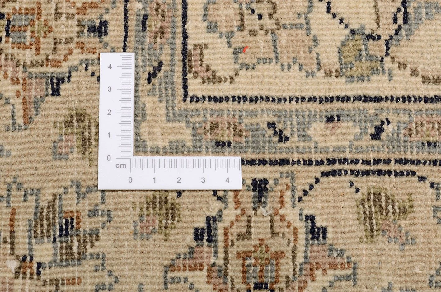 Isfahan Indian Rug 75 × 270 cm, Wool, hand-knotted