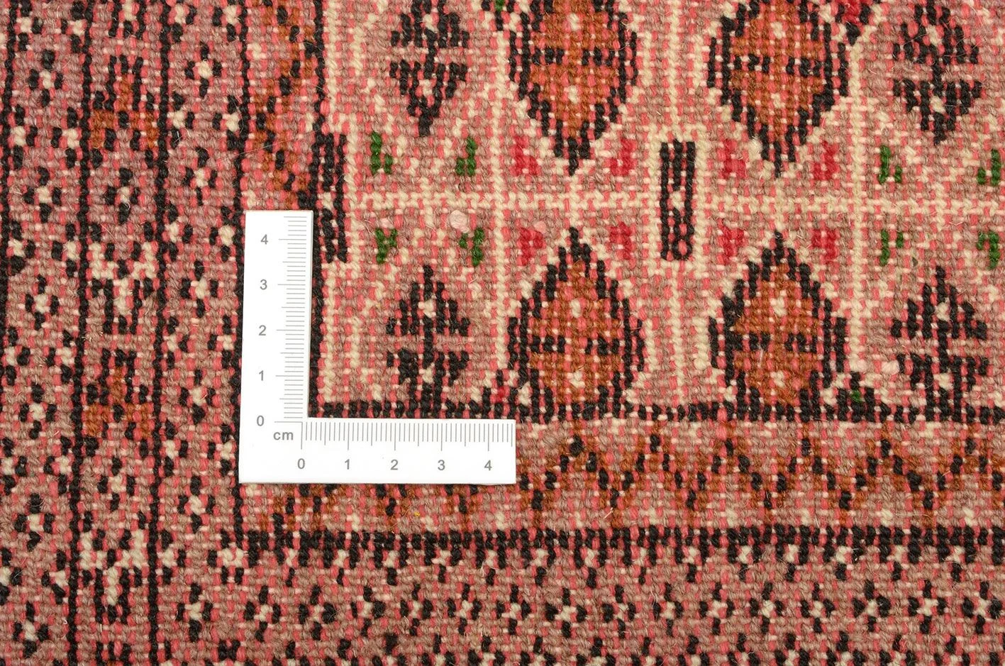 Pakistani Rug — hand-knotted, 122 × 190 cm, Wool
