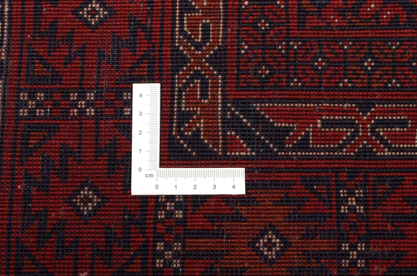 Hand-Knotted Wool Pakistani Rug, 150 × 191 cm