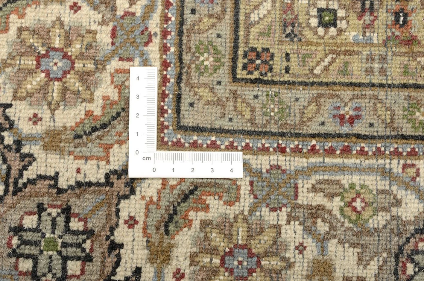 Hand-Knotted Wool Tabriz Indian Rug, 147 × 204 cm