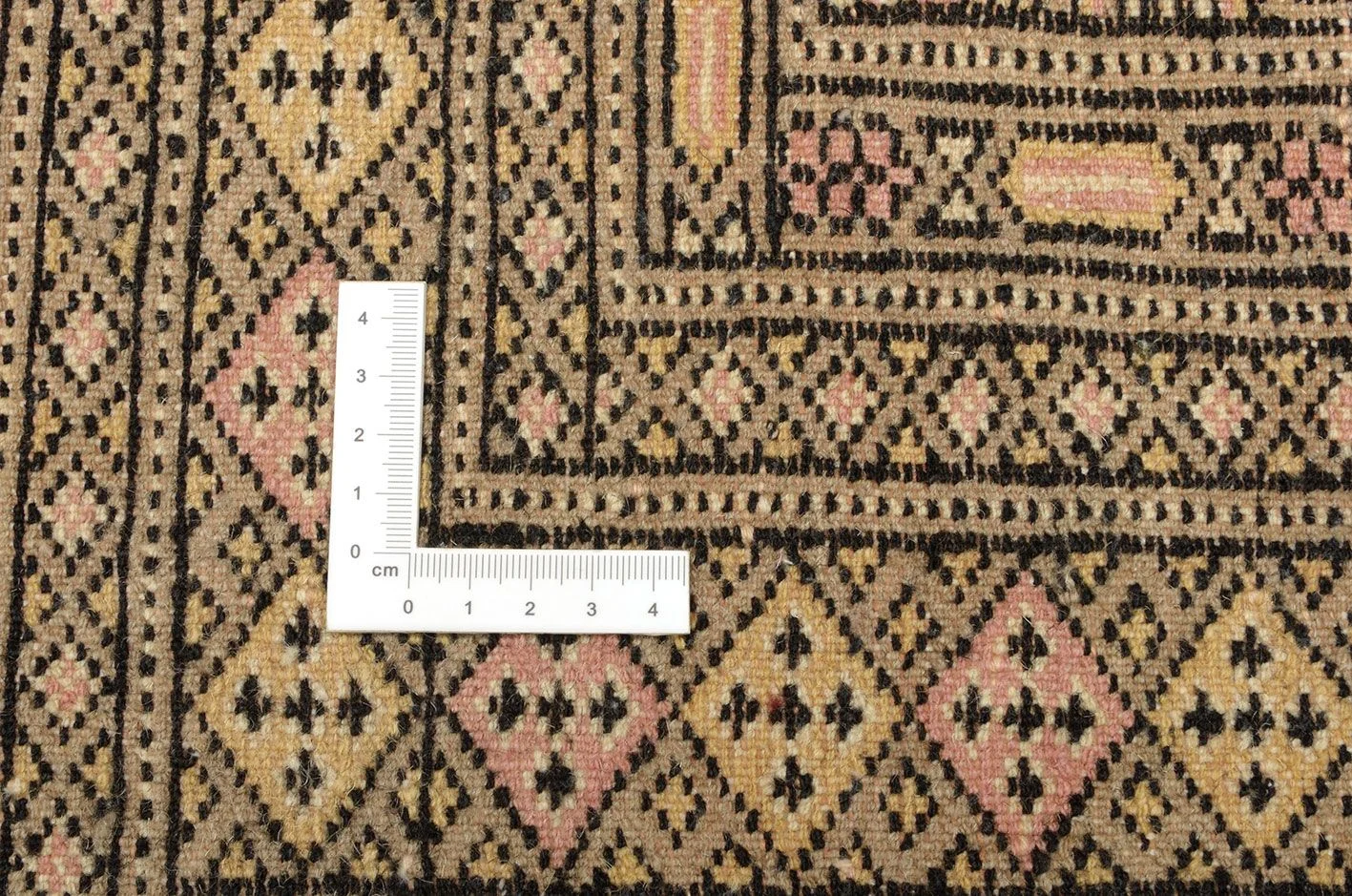 Hand-Knotted Wool Pakistani Rug, 123 × 182 cm