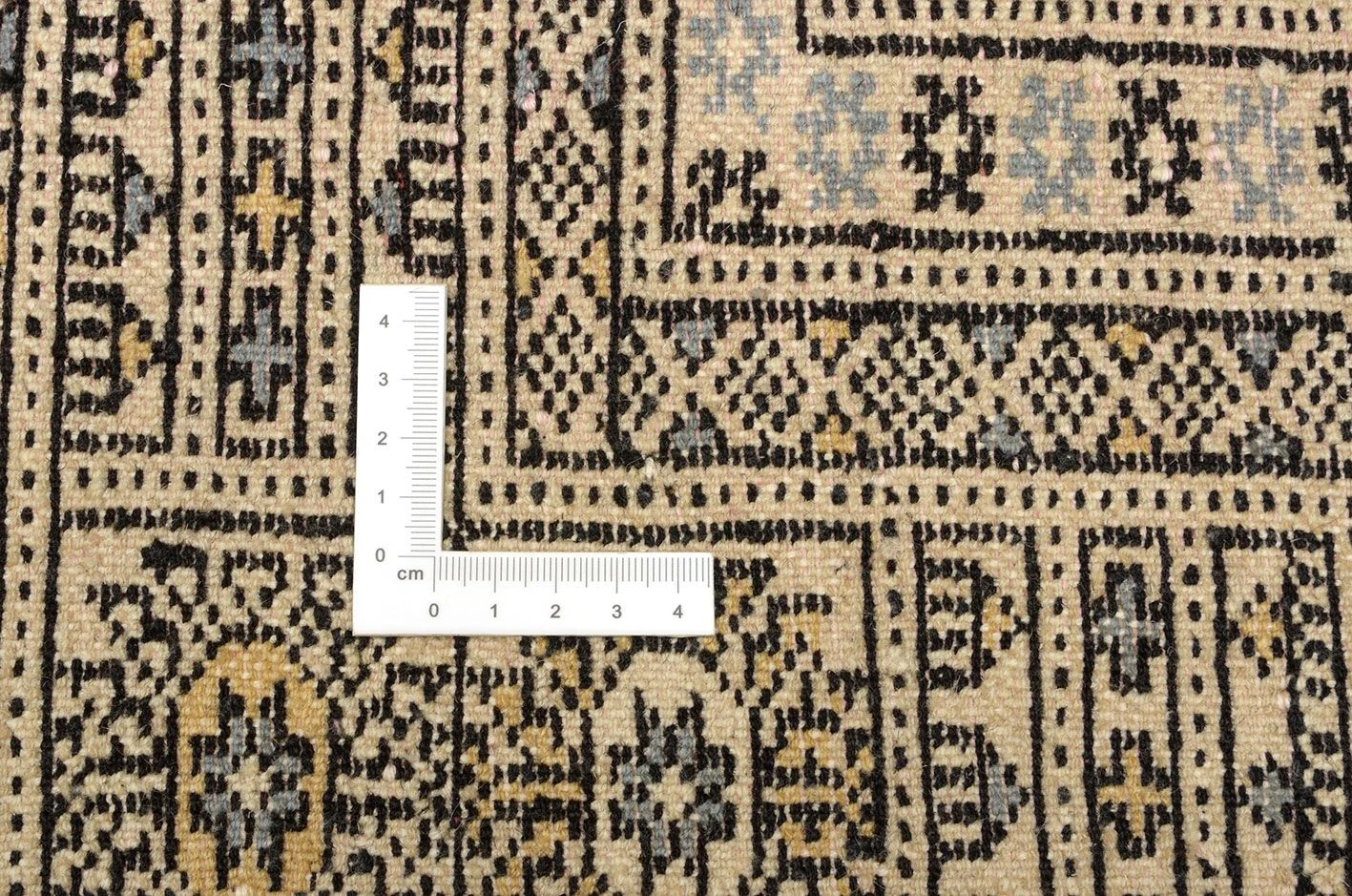 Pakistani Rug 138 × 215 cm, Wool, hand-knotted
