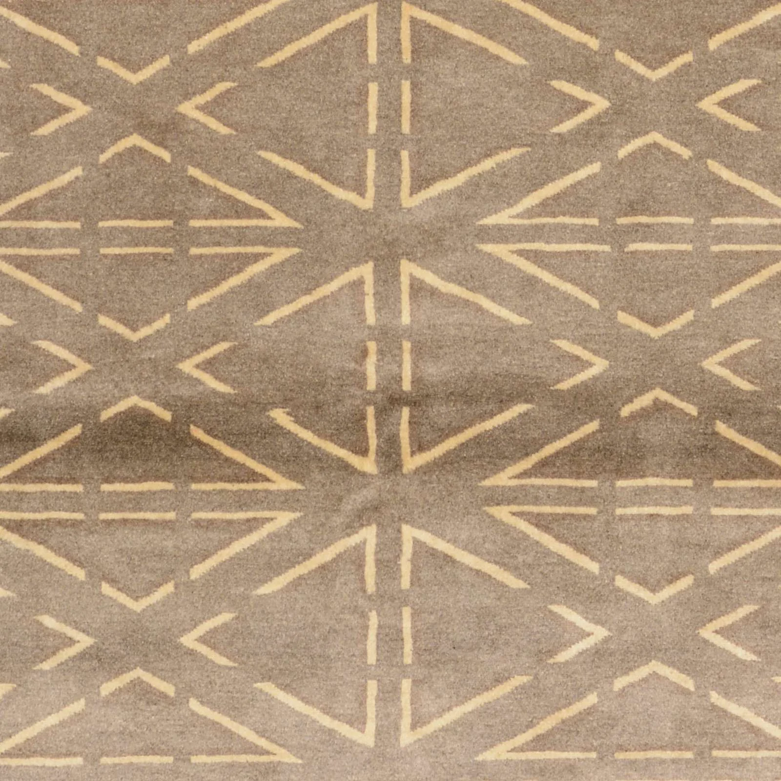 Hand-Knotted Wool Pakistani Rug, 126 × 174 cm