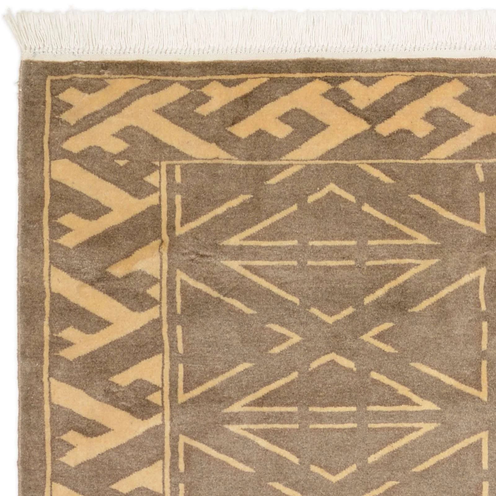 Hand-Knotted Wool Pakistani Rug, 126 × 174 cm