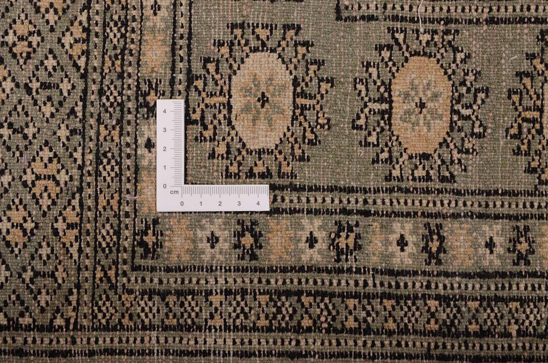 Hand-Knotted Wool Pakistani Rug, 125 × 191 cm