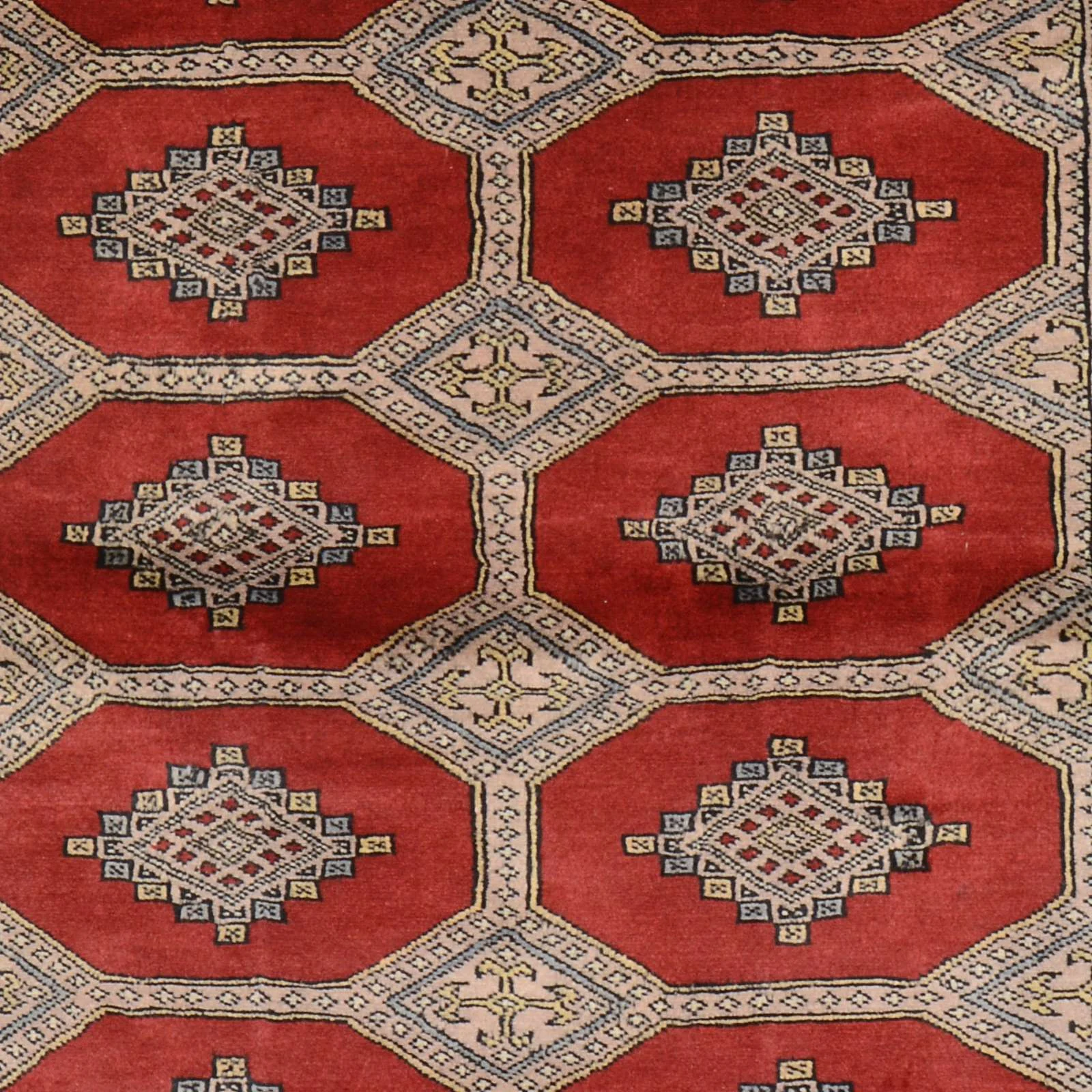 Pakistani Rug — hand-knotted, 121 × 187 cm, Wool