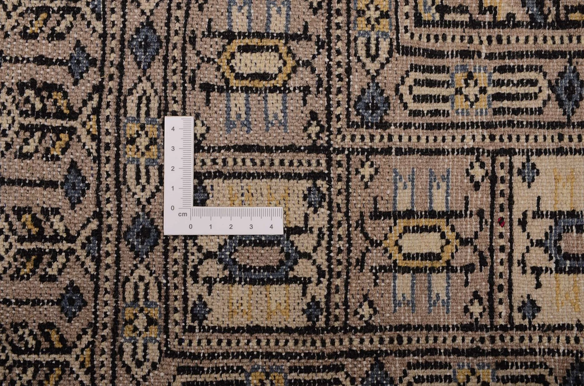 Pakistani Rug — hand-knotted, 118 × 190 cm, Wool