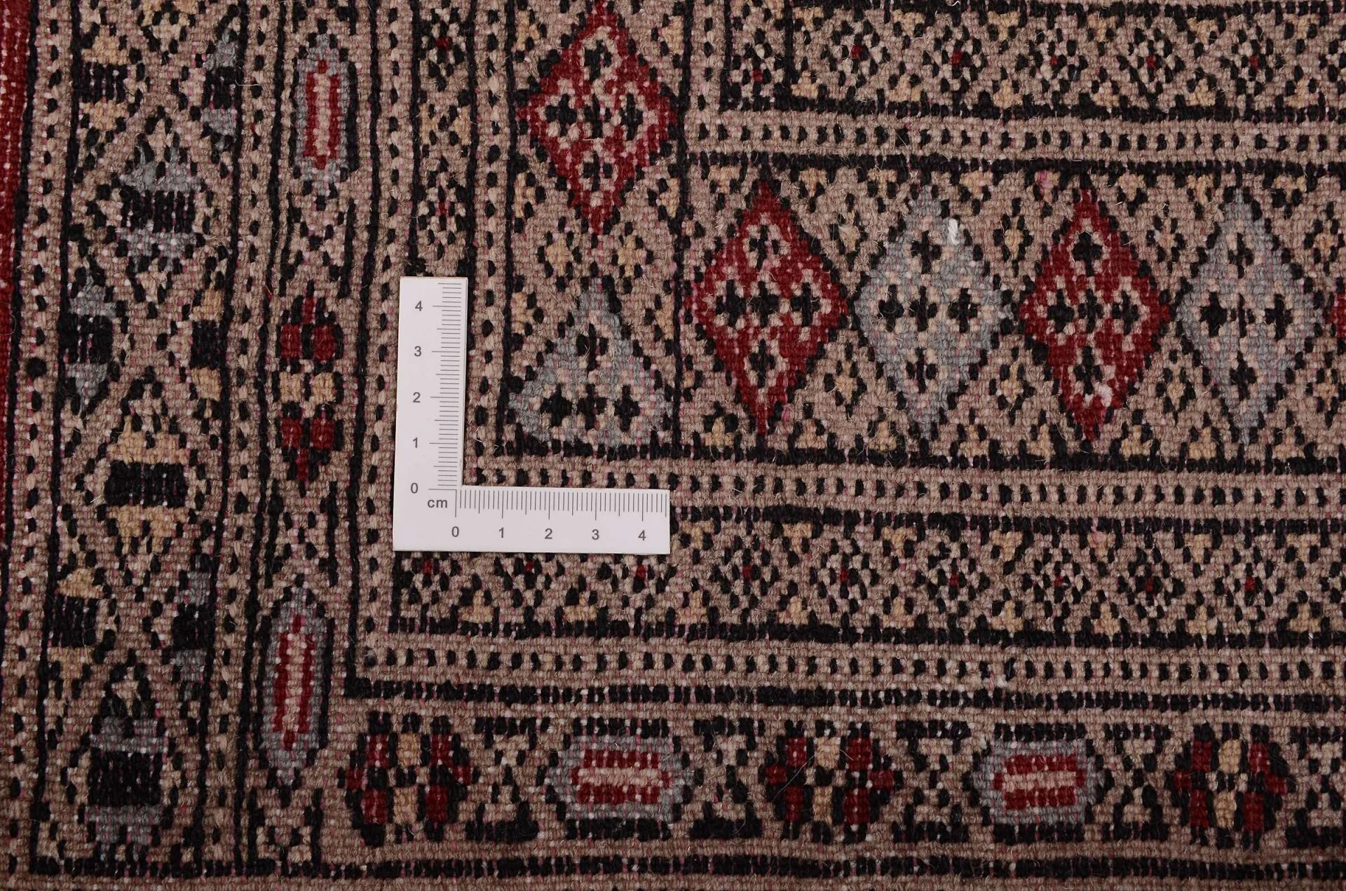 Pakistani Rug 122 × 185 cm, Wool, hand-knotted