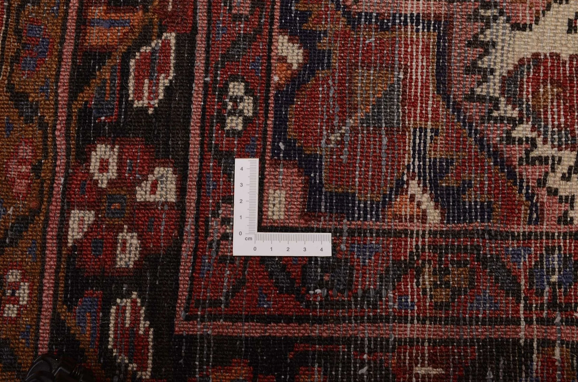 Persian Rug 151 × 226 cm, Wool, hand-knotted