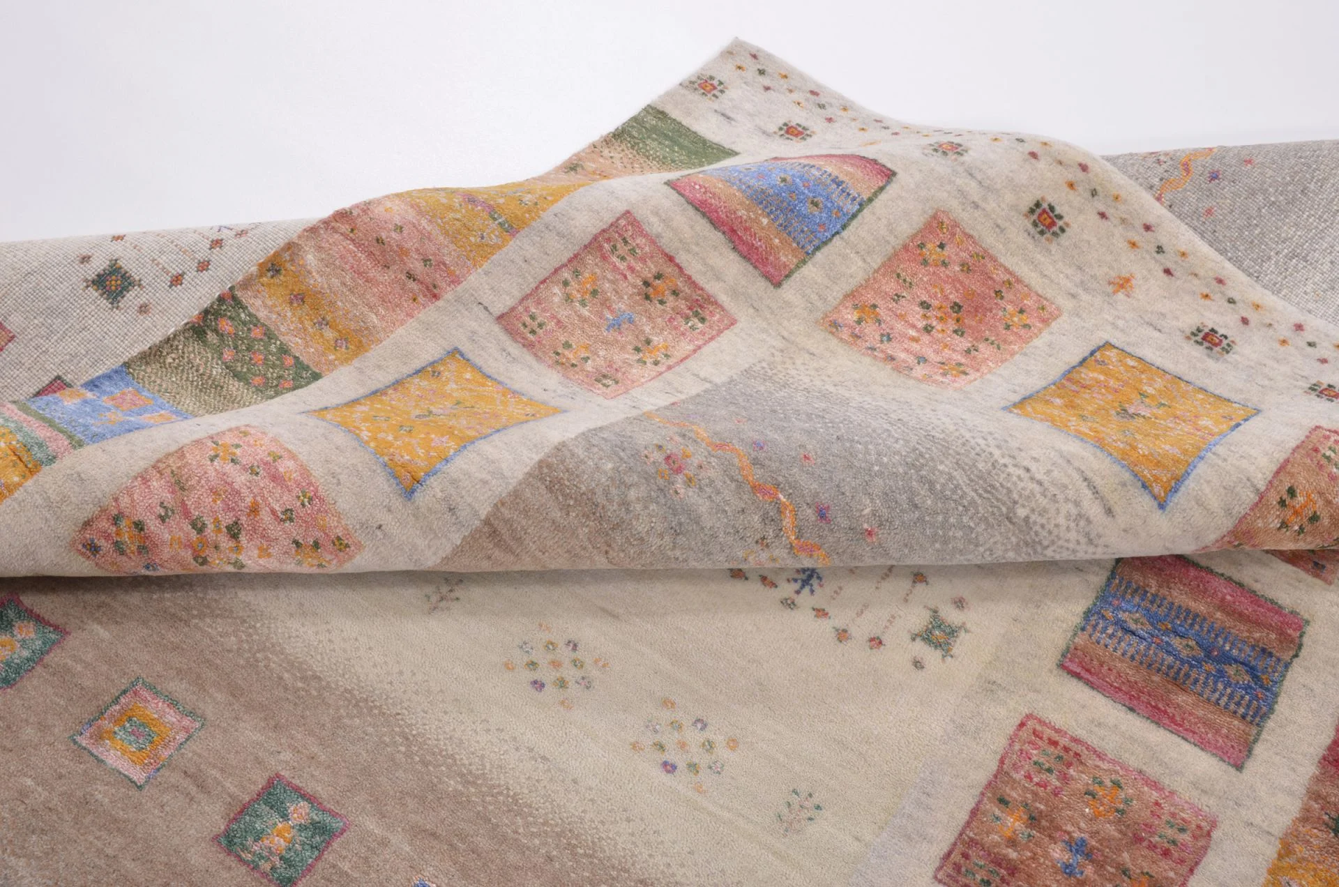 Loribaft Indian Rug 156 × 209 cm, Wool & Silk, hand-knotted