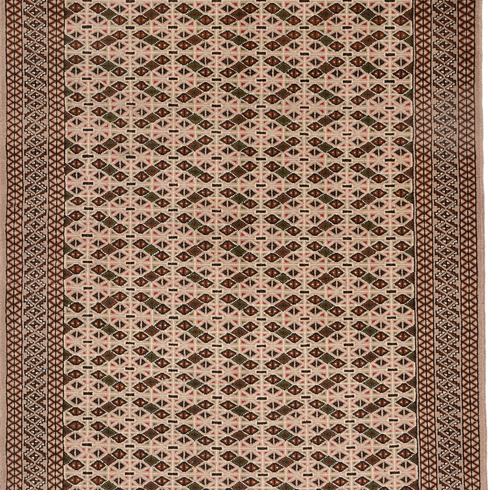 Hand-Knotted Wool Pakistani Rug, 134 × 189 cm