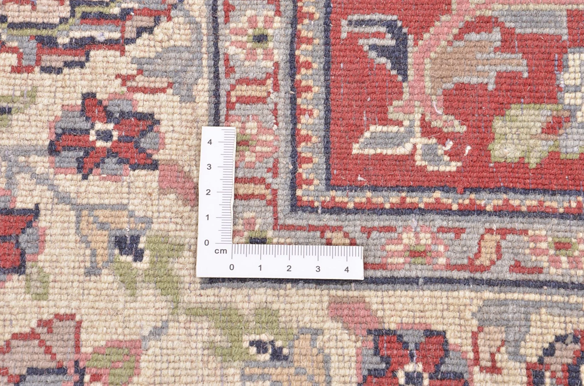 Indian Rug 122 × 193 cm, Wool, hand-knotted