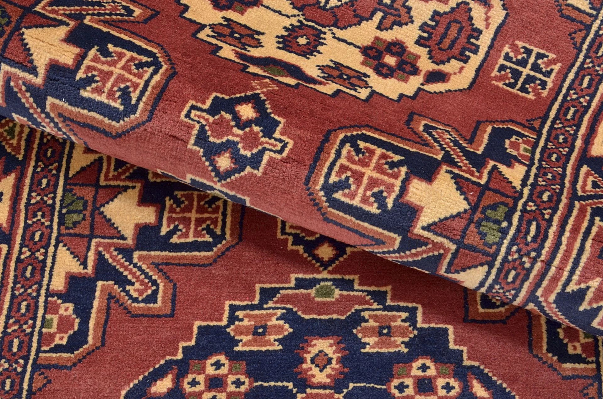 Hand-Knotted Wool Indian Rug, 123 × 179 cm