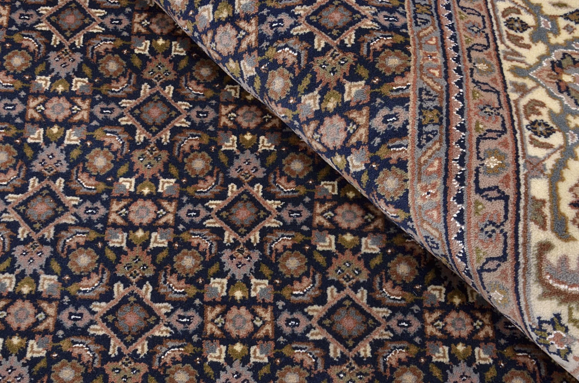 Tabriz Indian Rug 198 × 293 cm, Wool, hand-knotted