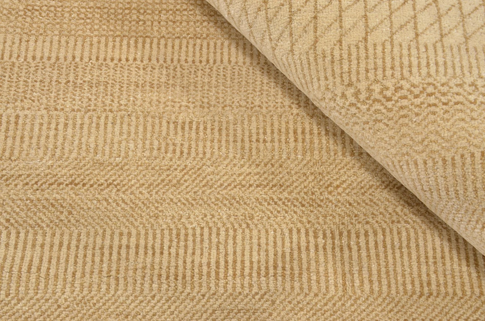 Hand-Knotted Wool Loribaft Indian Rug, 140 × 198 cm