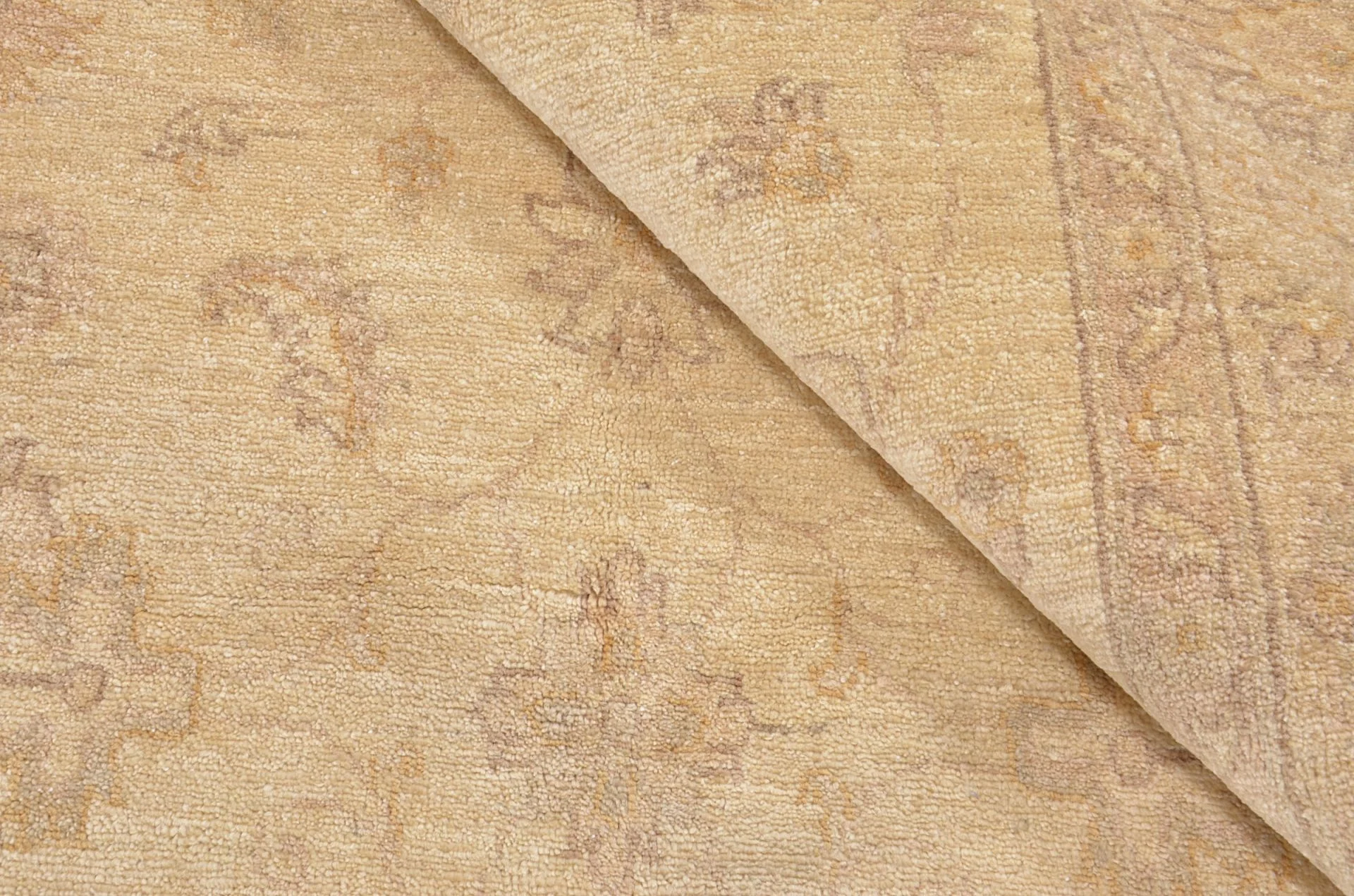 Hand-Knotted Wool Ziegler Pakistani Rug, 146 × 200 cm