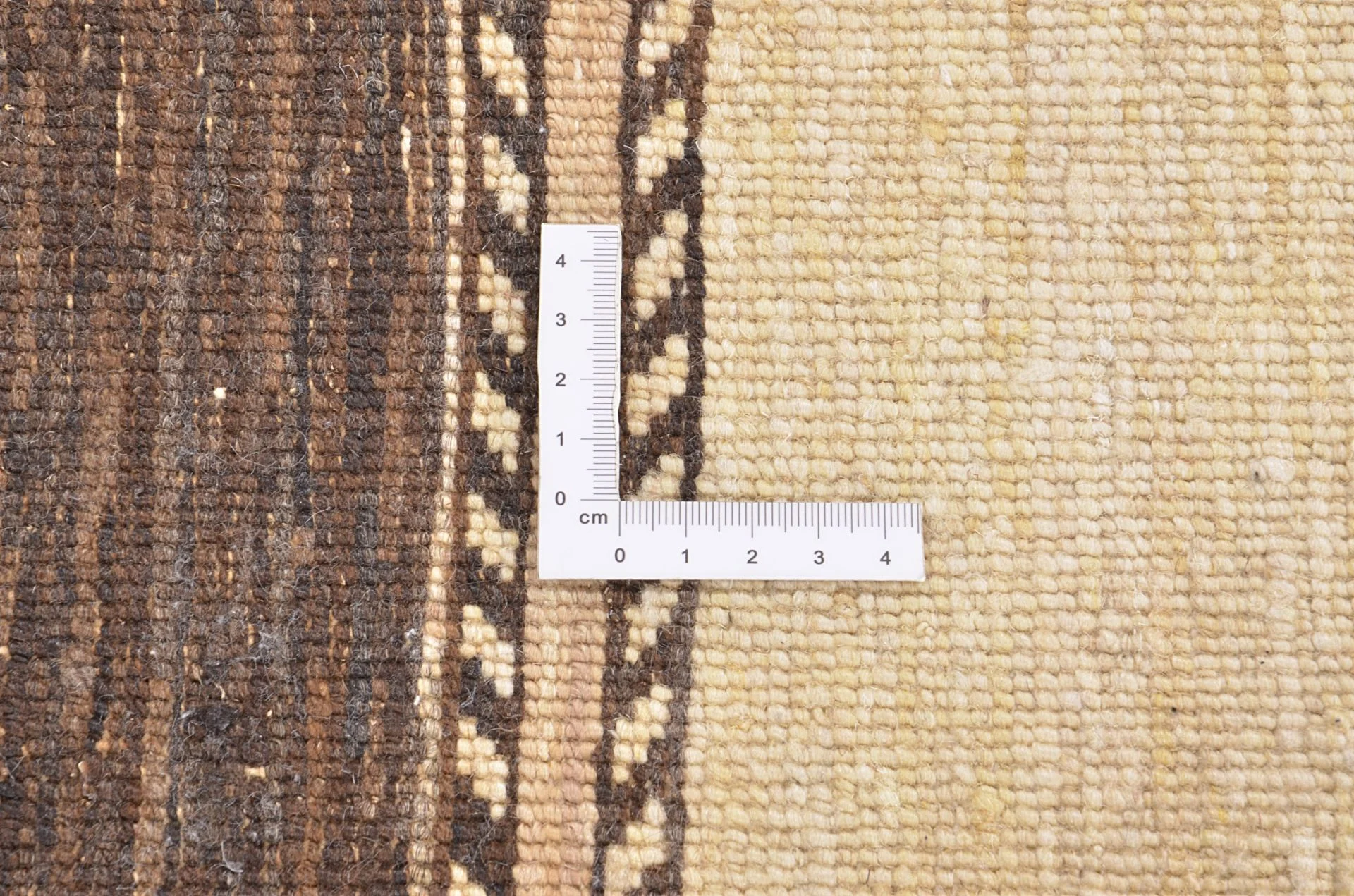 Hand-Knotted Wool Ziegler Pakistani Rug, 151 × 196 cm