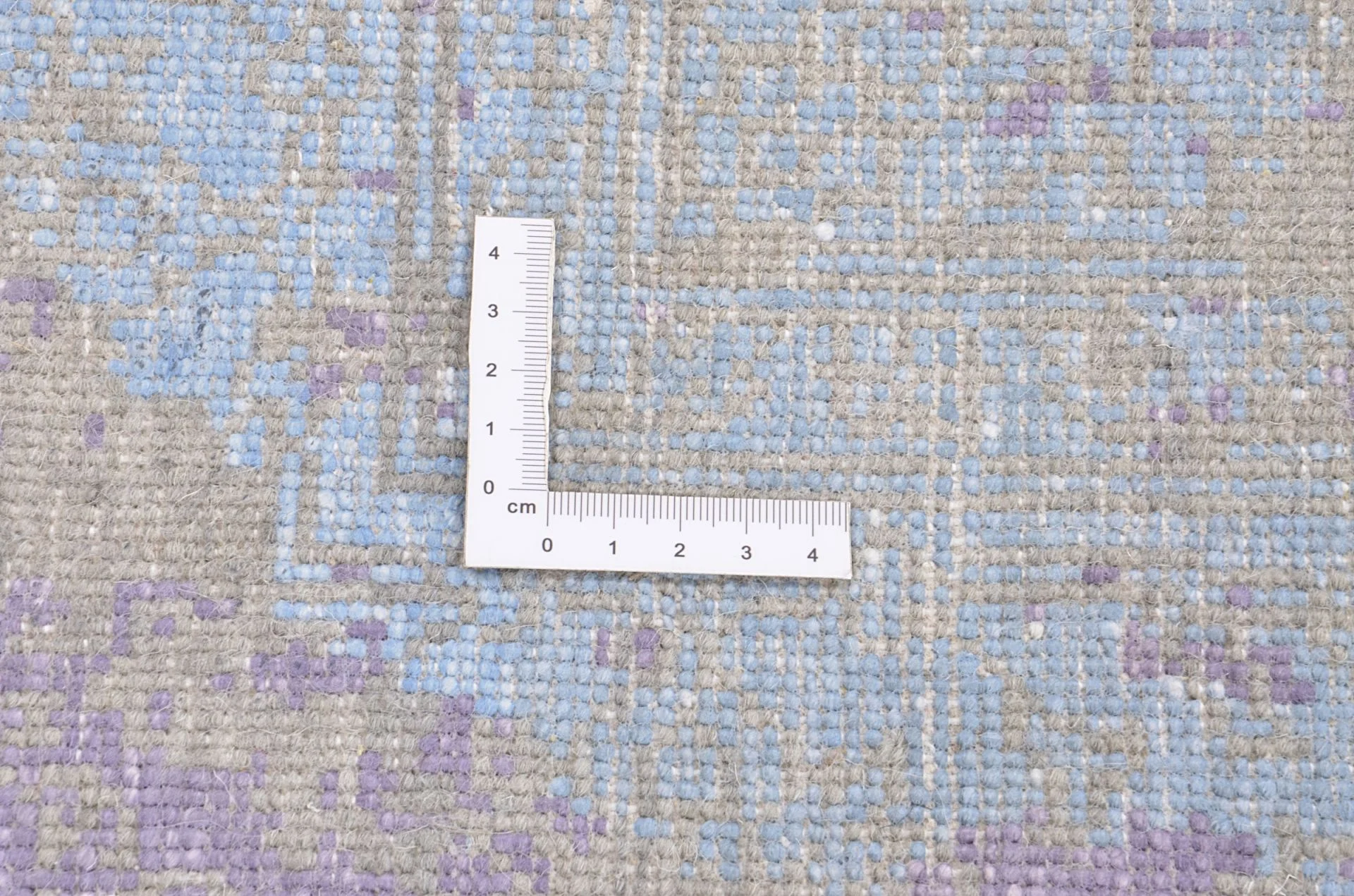 Indian Rug — hand-knotted, 147 × 204 cm, Wool