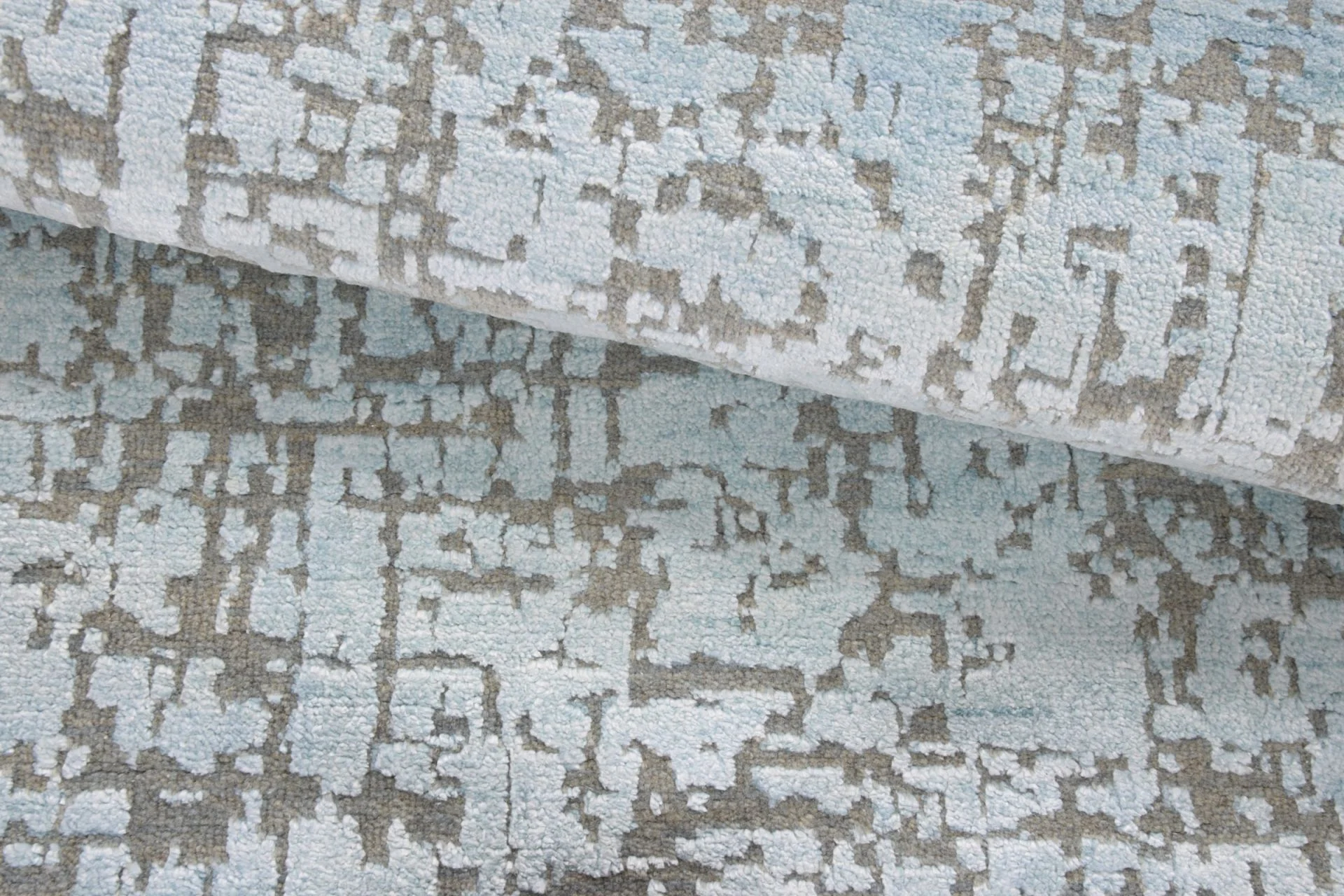 Indian Rug 132 × 187 cm, Silk, hand-knotted