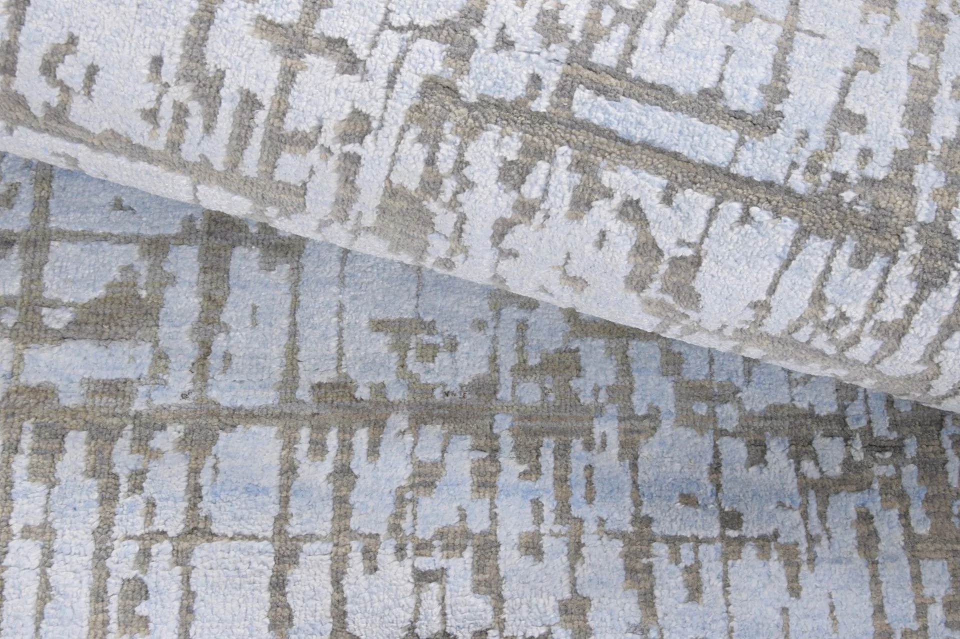 Indian Rug 122 × 184 cm, Silk, hand-knotted